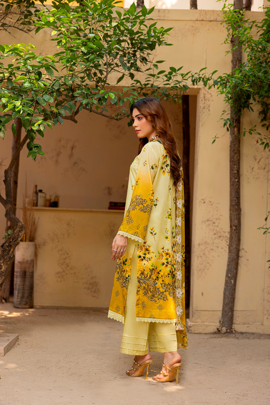3 PIECE - EMBROIDERED UNSTITCHED LAWN SUIT