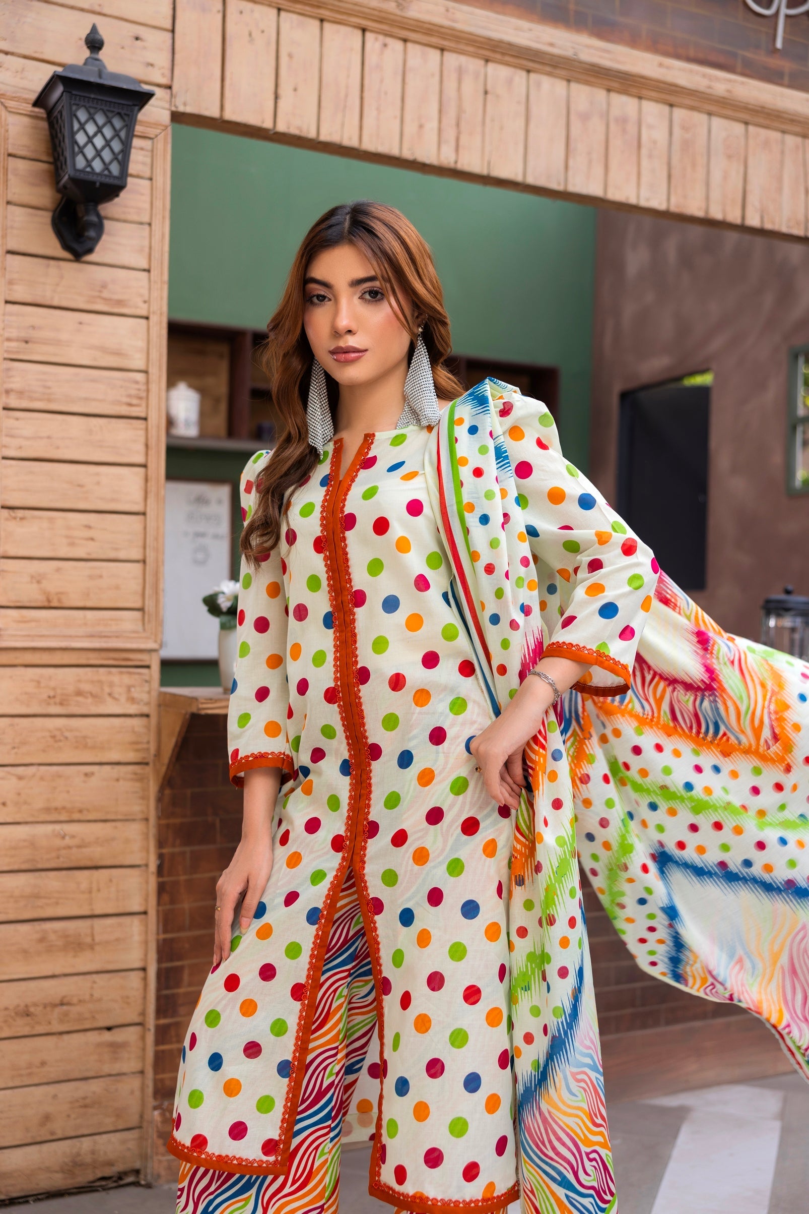 Platinum Print Lawn D-4 BIN NAEEM