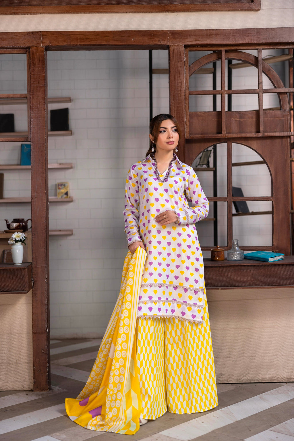 Platinum Print Lawn D-9 BIN NAEEM
