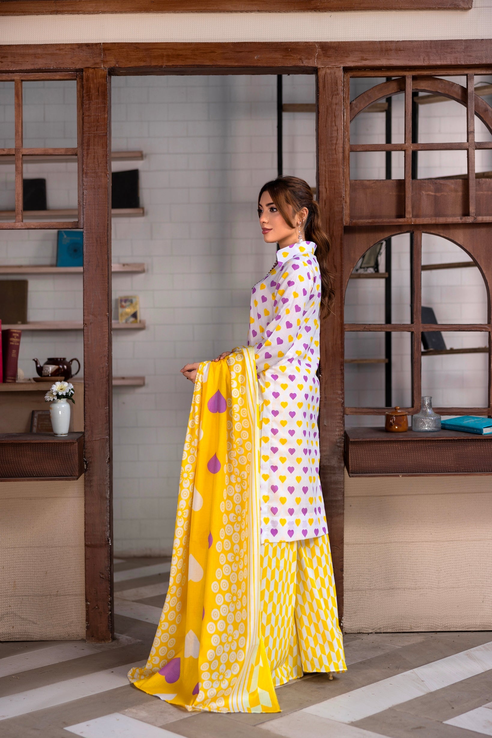 Platinum Print Lawn D-9 BIN NAEEM
