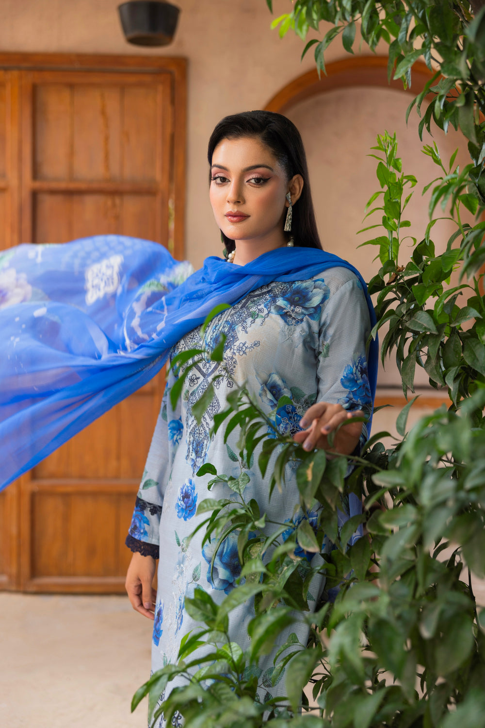 3 PIECE - UNSTITCHED EMBROIDERED LAWN SUIT