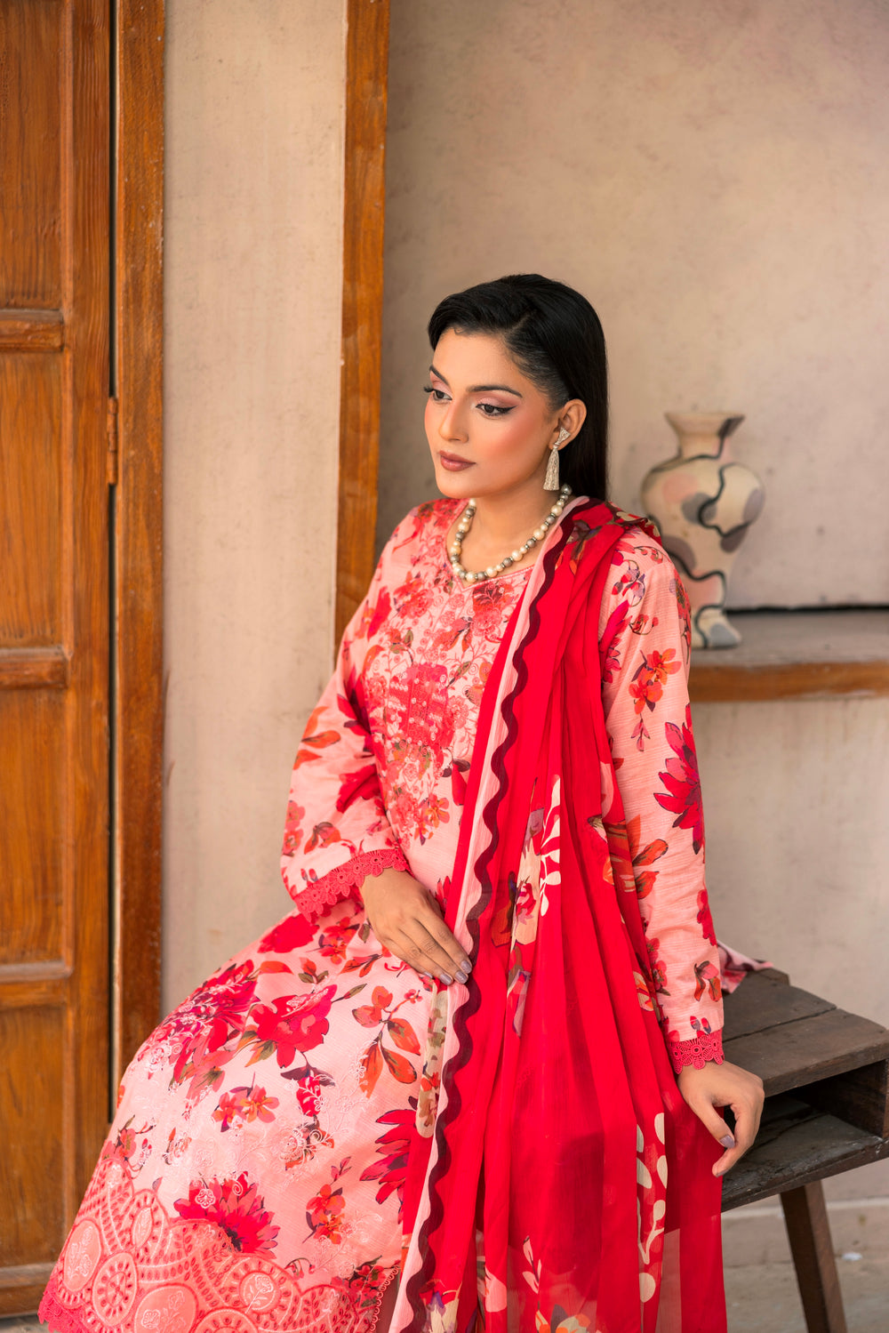 3 PIECE - UNSTITCHED EMBROIDERED LAWN SUIT