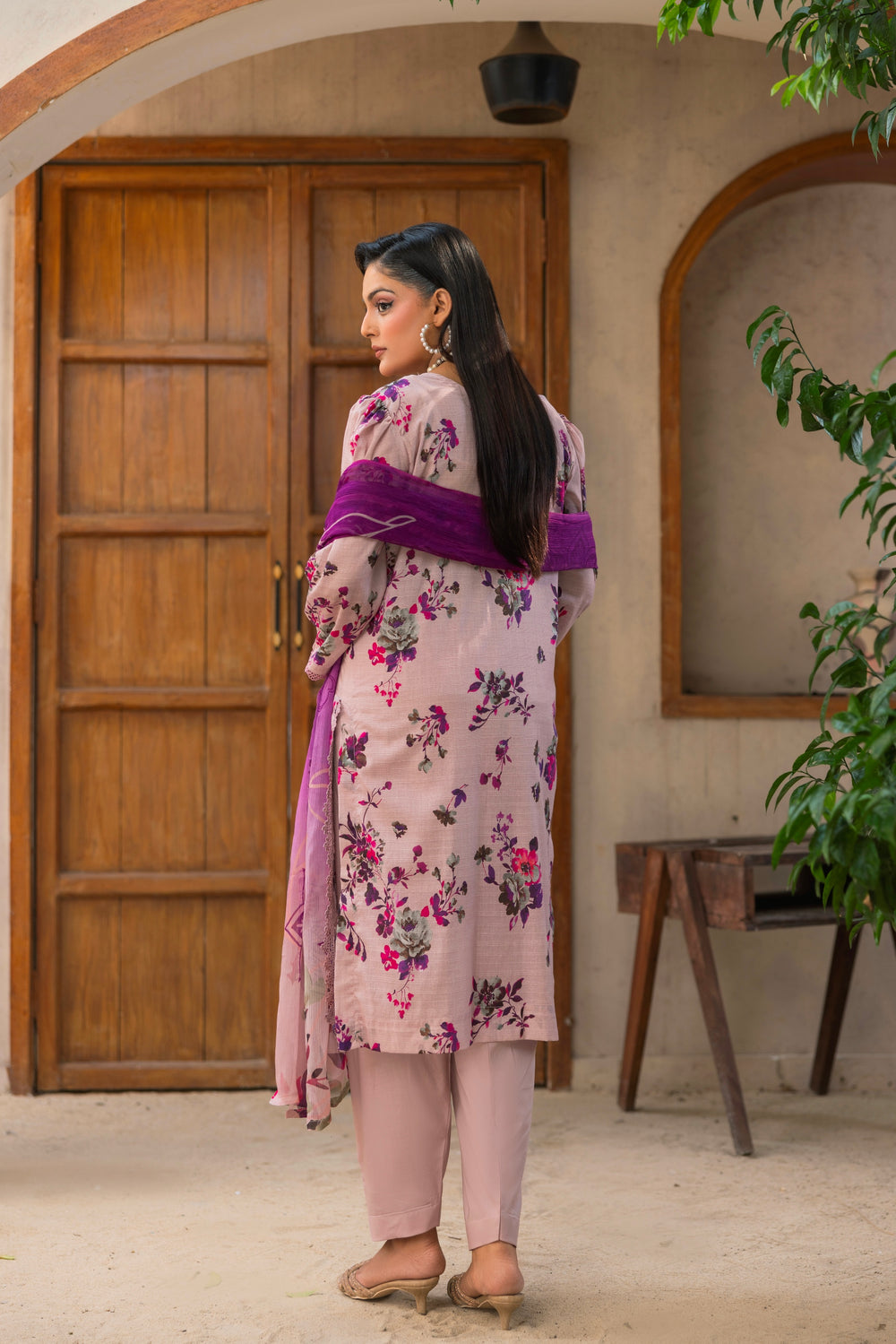 3 PIECE - UNSTITCHED EMBROIDERED LAWN SUIT