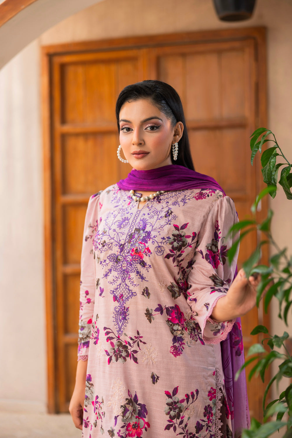 3 PIECE - UNSTITCHED EMBROIDERED LAWN SUIT