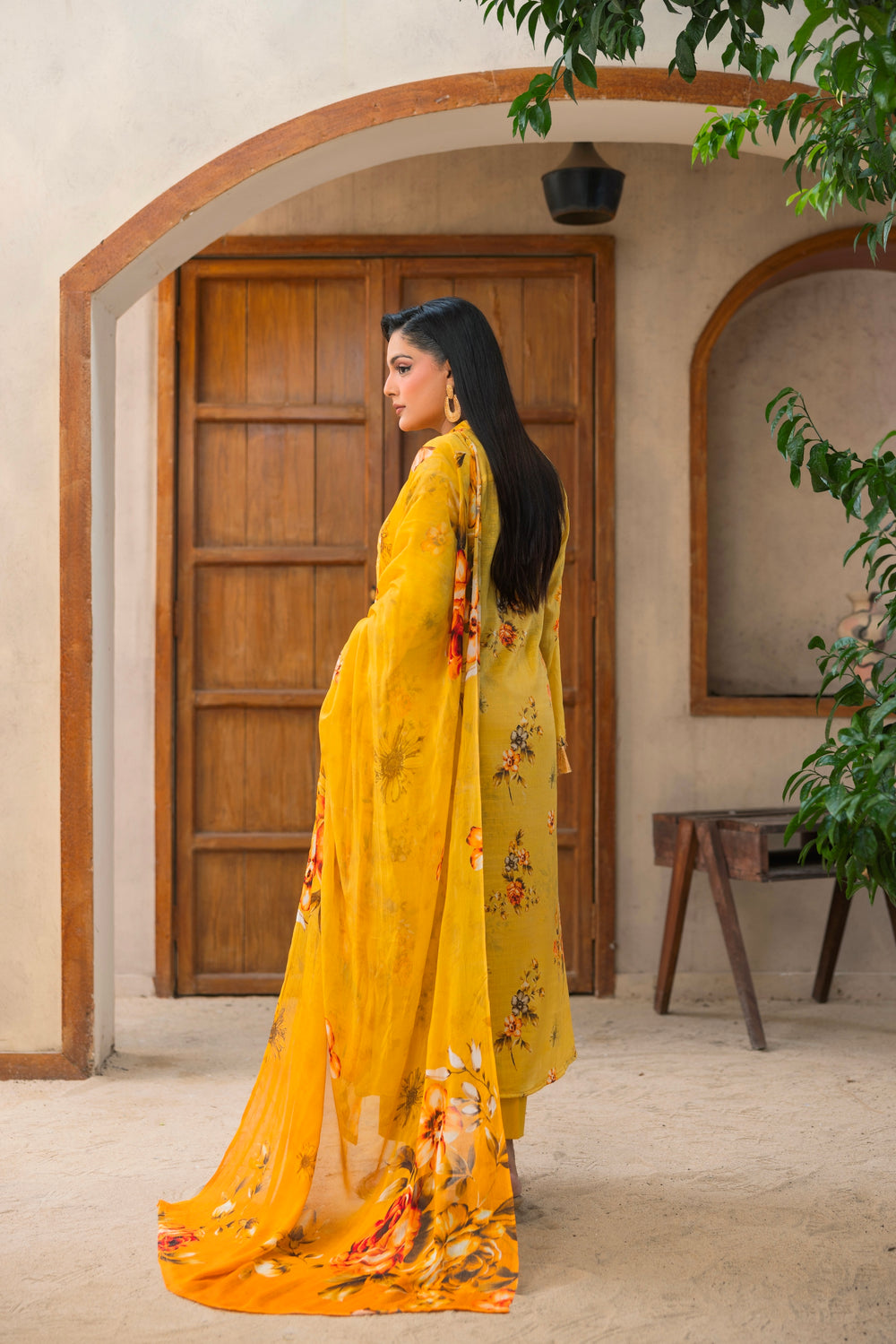 3 PIECE - UNSTITCHED EMBROIDERED LAWN SUIT