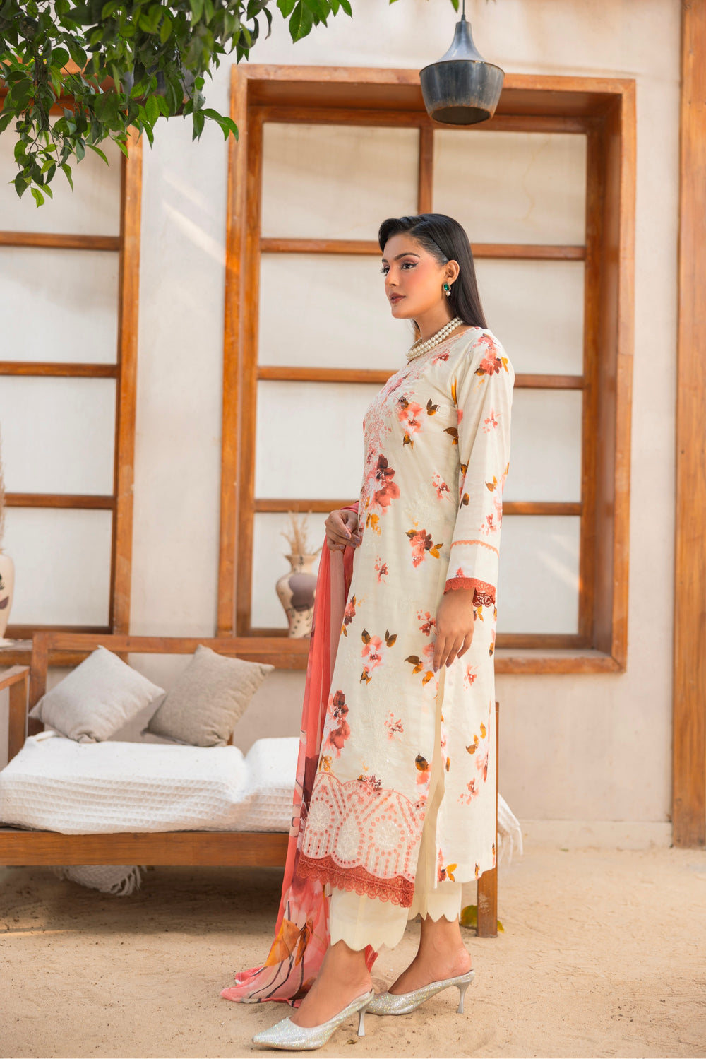 3 PIECE - UNSTITCHED EMBROIDERED LAWN SUIT