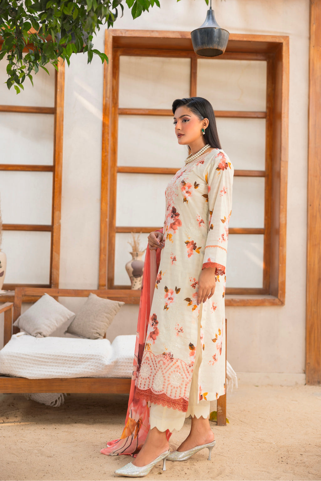 3 PIECE - UNSTITCHED EMBROIDERED LAWN SUIT