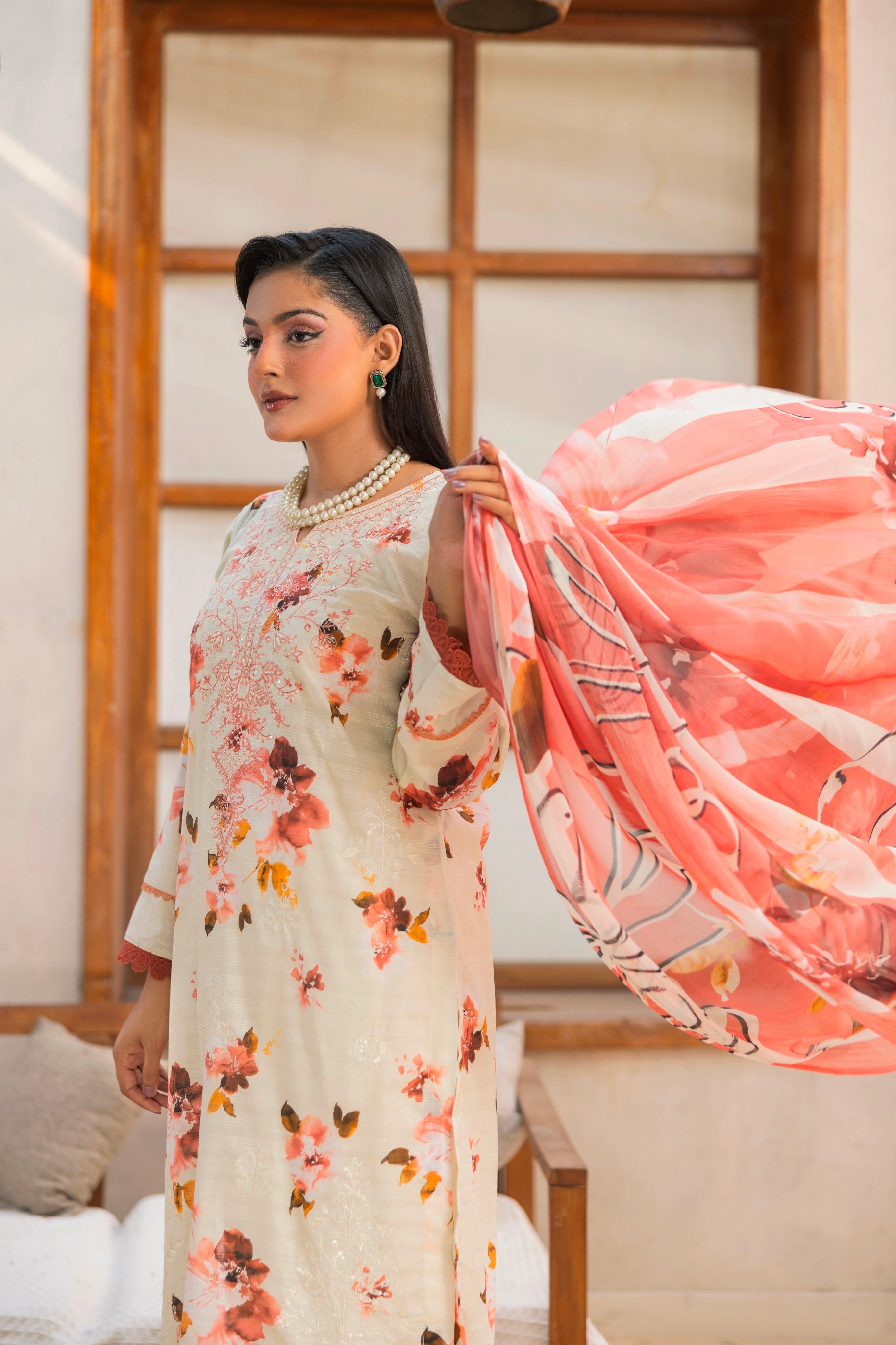 3 PIECE - UNSTITCHED EMBROIDERED LAWN SUIT