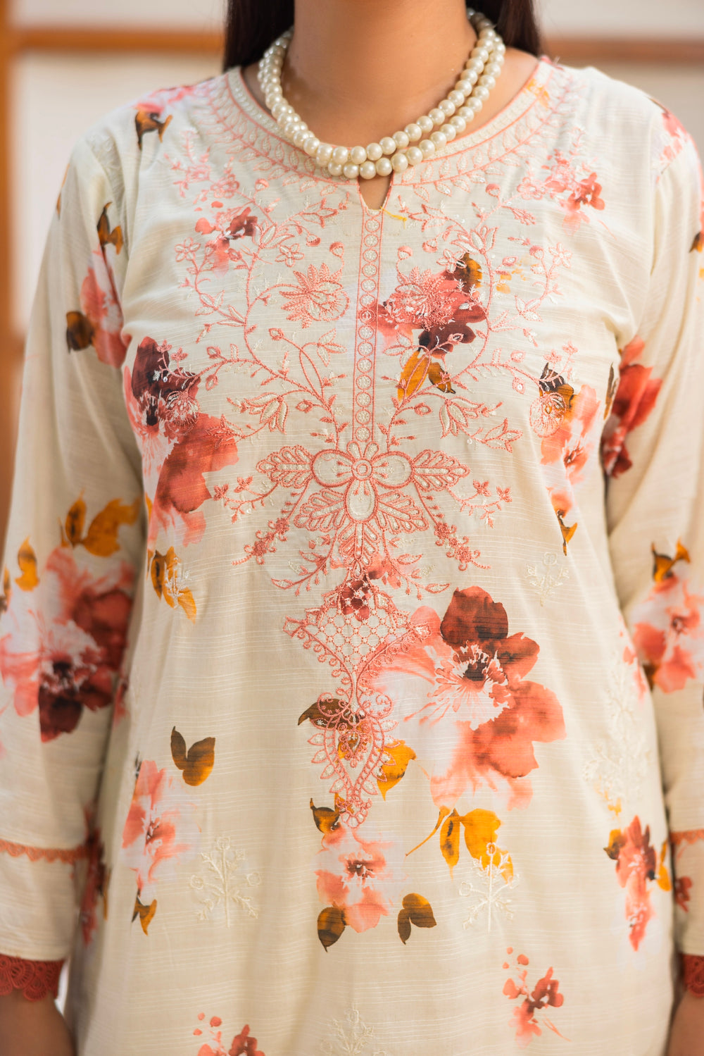 3 PIECE - UNSTITCHED EMBROIDERED LAWN SUIT