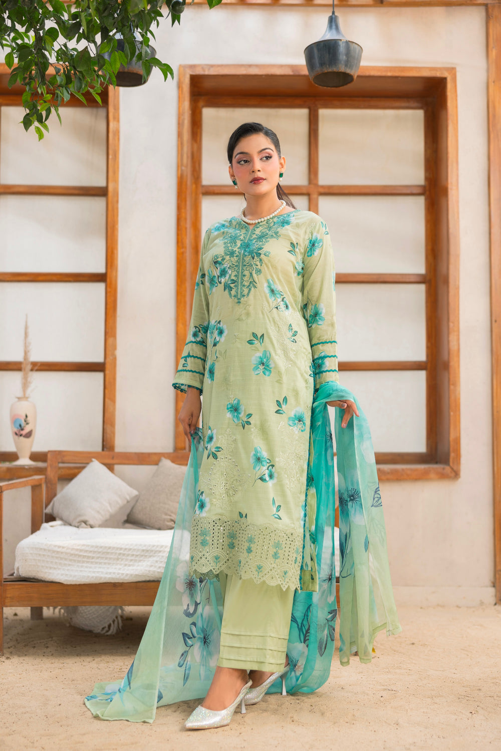 3 PIECE - UNSTITCHED EMBROIDERED LAWN SUIT