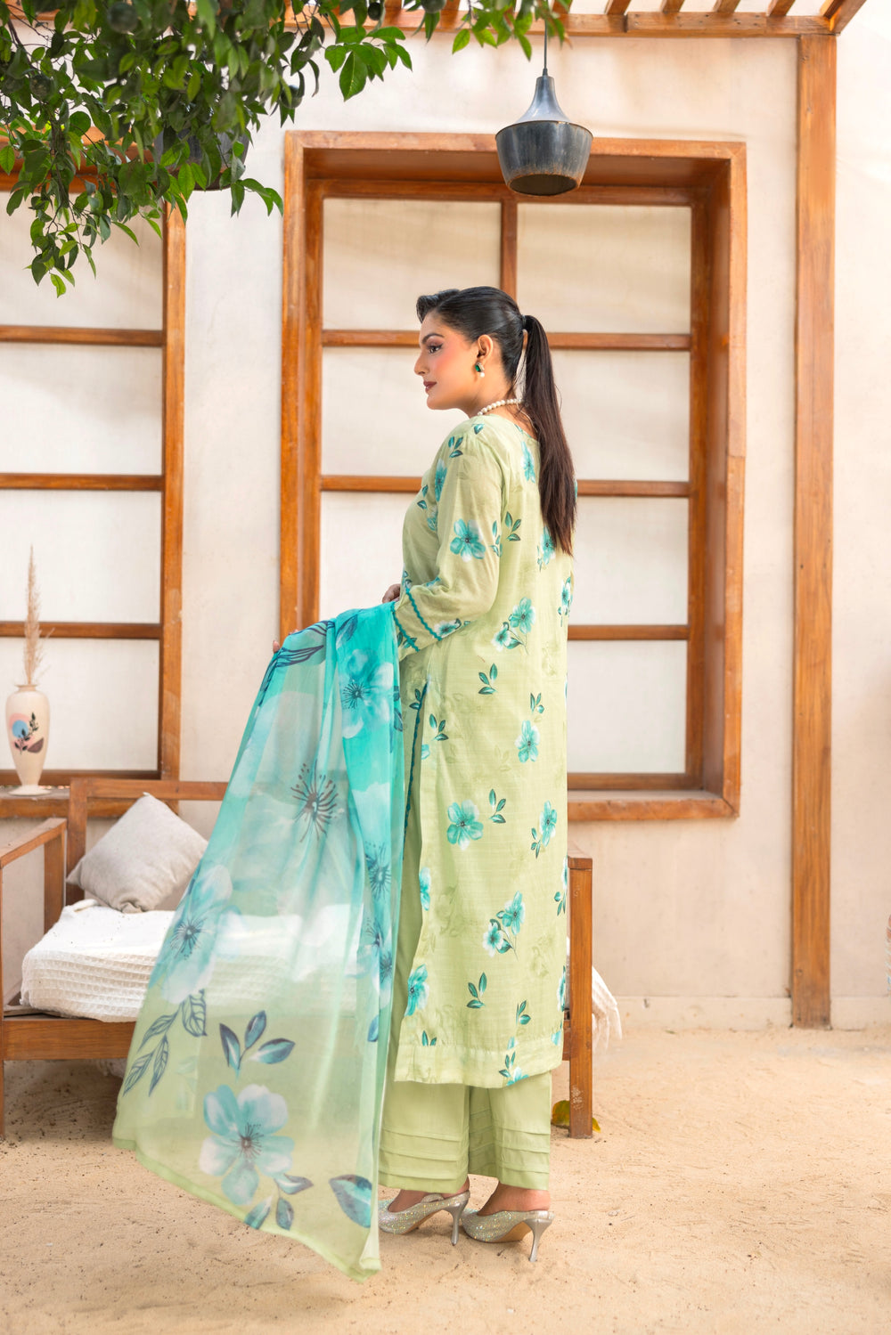 3 PIECE - UNSTITCHED EMBROIDERED LAWN SUIT
