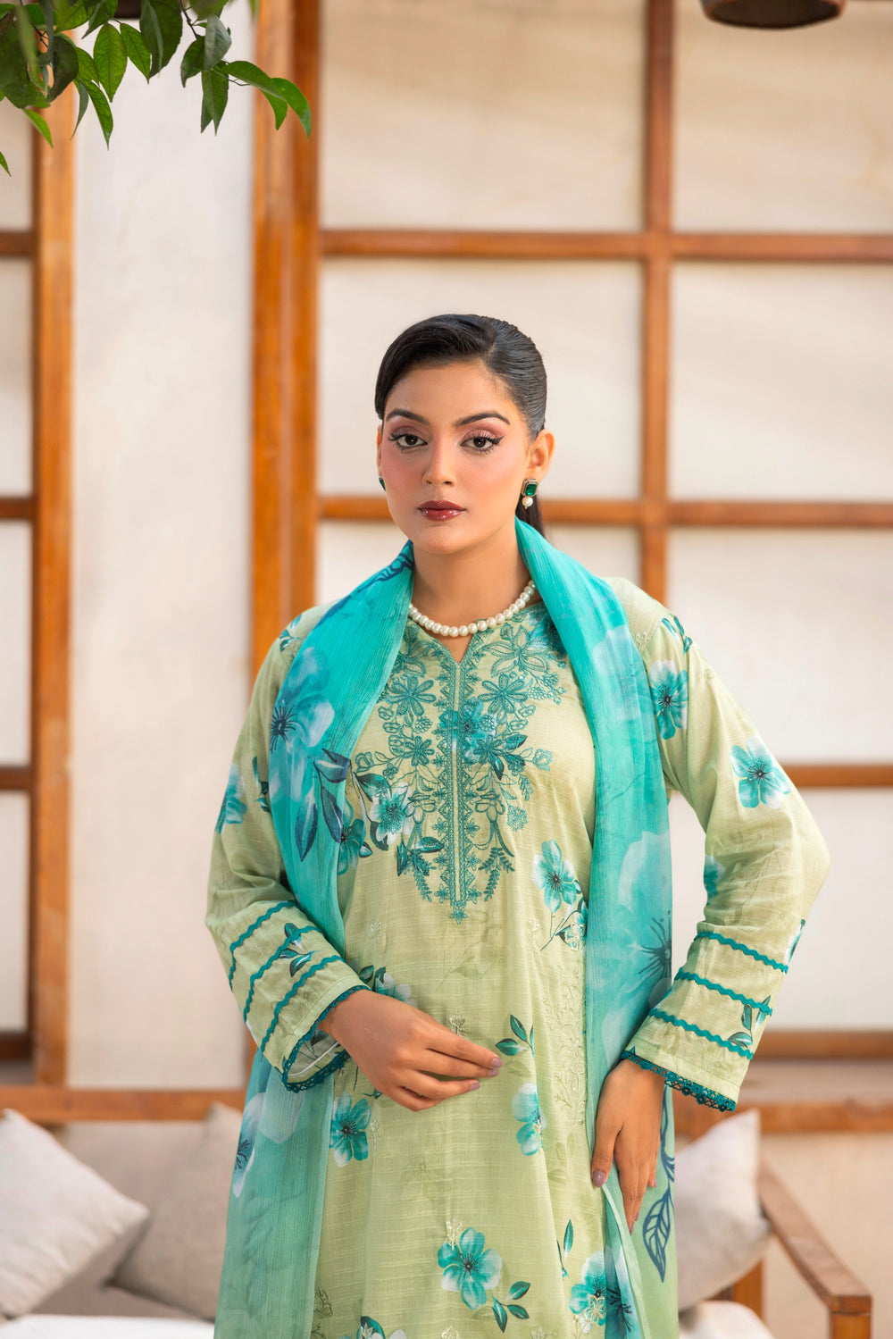 3 PIECE - UNSTITCHED EMBROIDERED LAWN SUIT
