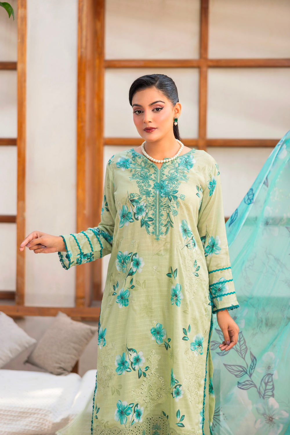 3 PIECE - UNSTITCHED EMBROIDERED LAWN SUIT