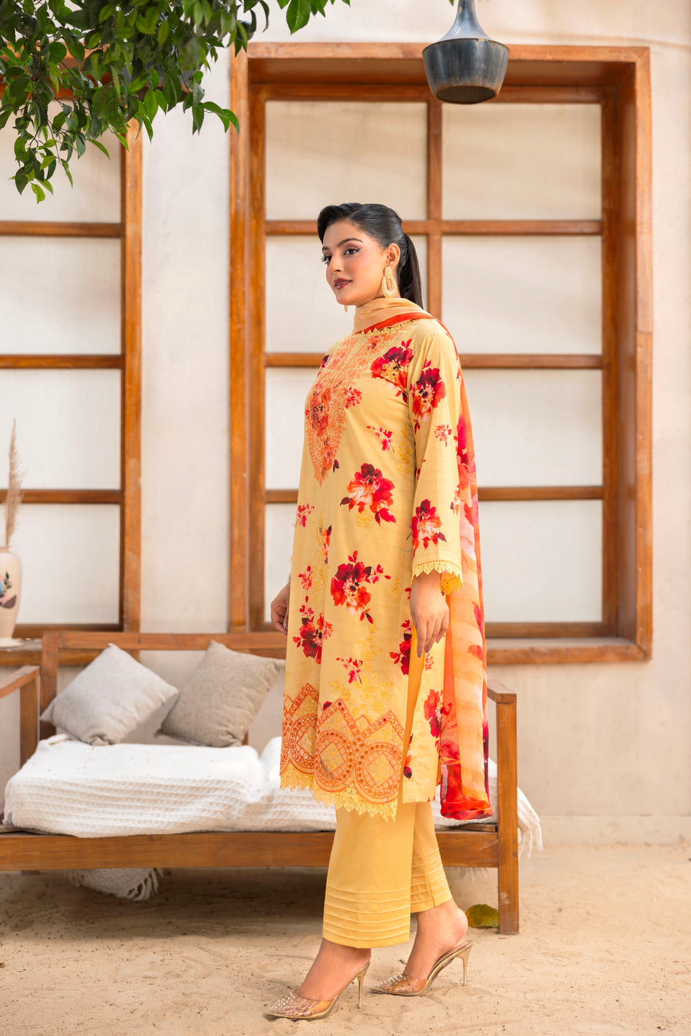 3 PIECE - UNSTITCHED EMBROIDERED LAWN SUIT