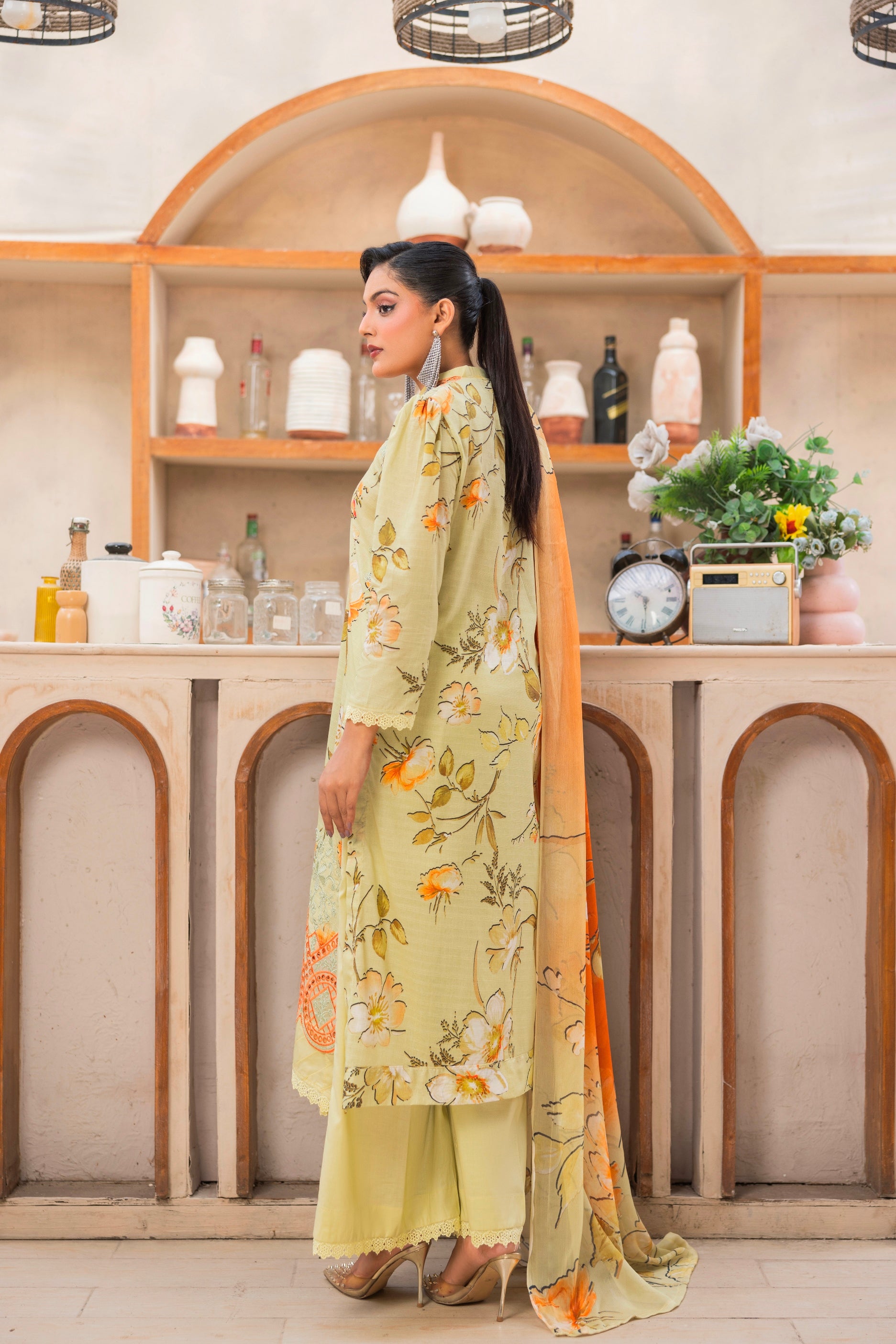 3 PIECE - UNSTITCHED EMBROIDERED LAWN SUIT