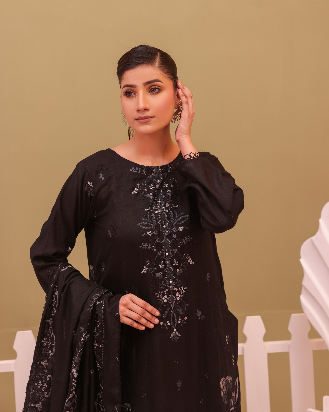 SHEEN LUXE 3PC EMBROIDERED WITH READY TO WEAR DUPATTA