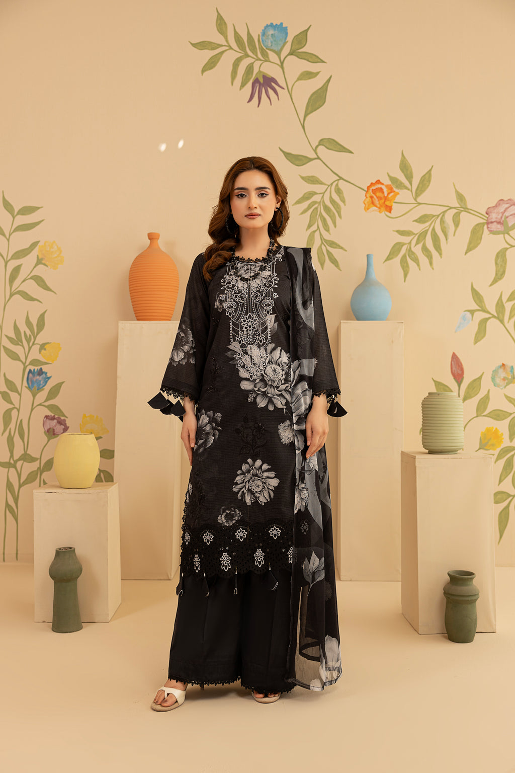 3 PIECE - UNSTITCHED EMBROIDERED LAWN SUIT