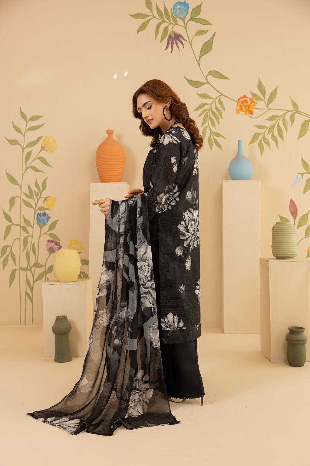 3 PIECE - UNSTITCHED EMBROIDERED LAWN SUIT