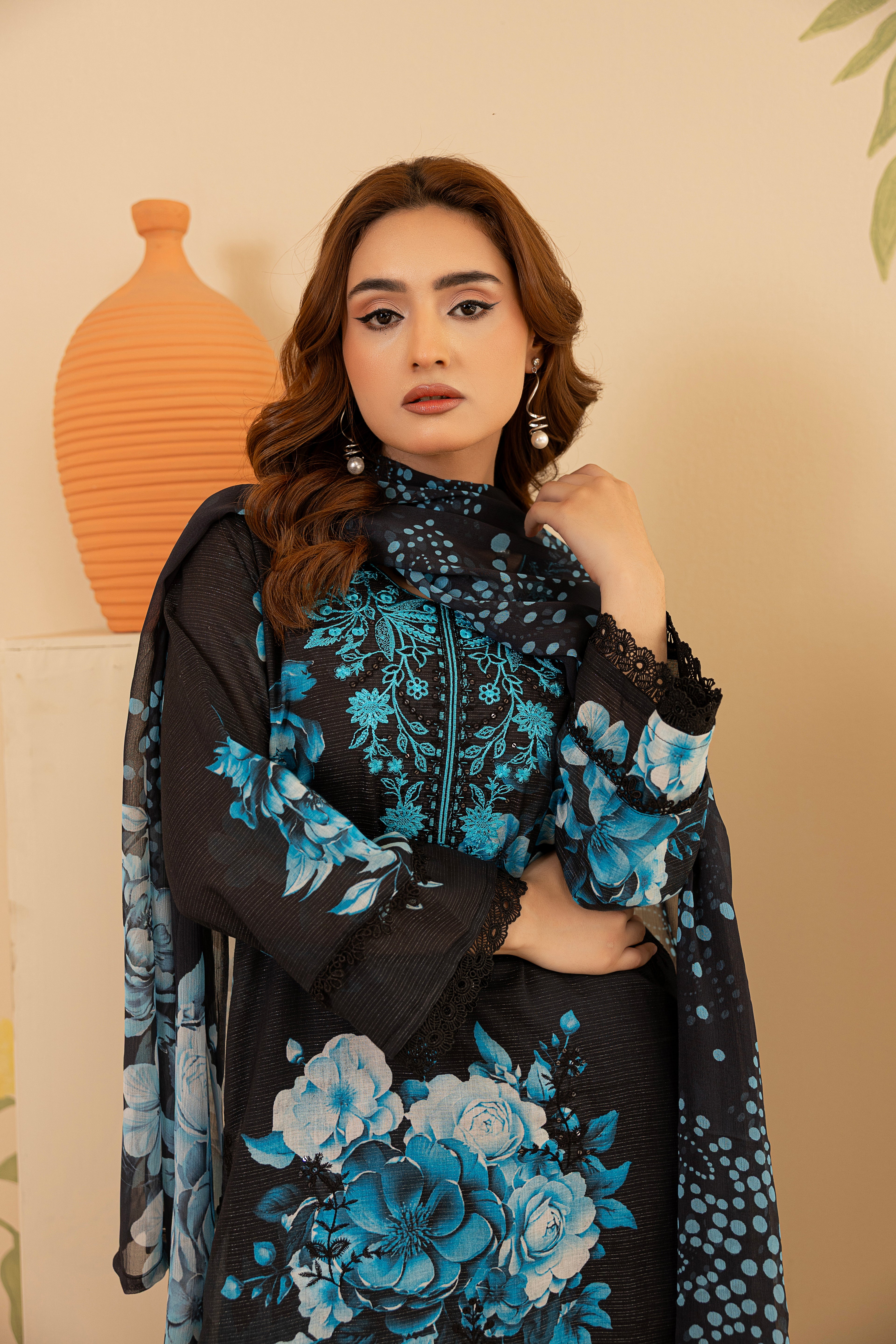 3 PIECE - UNSTITCHED EMBROIDERED LAWN SUIT