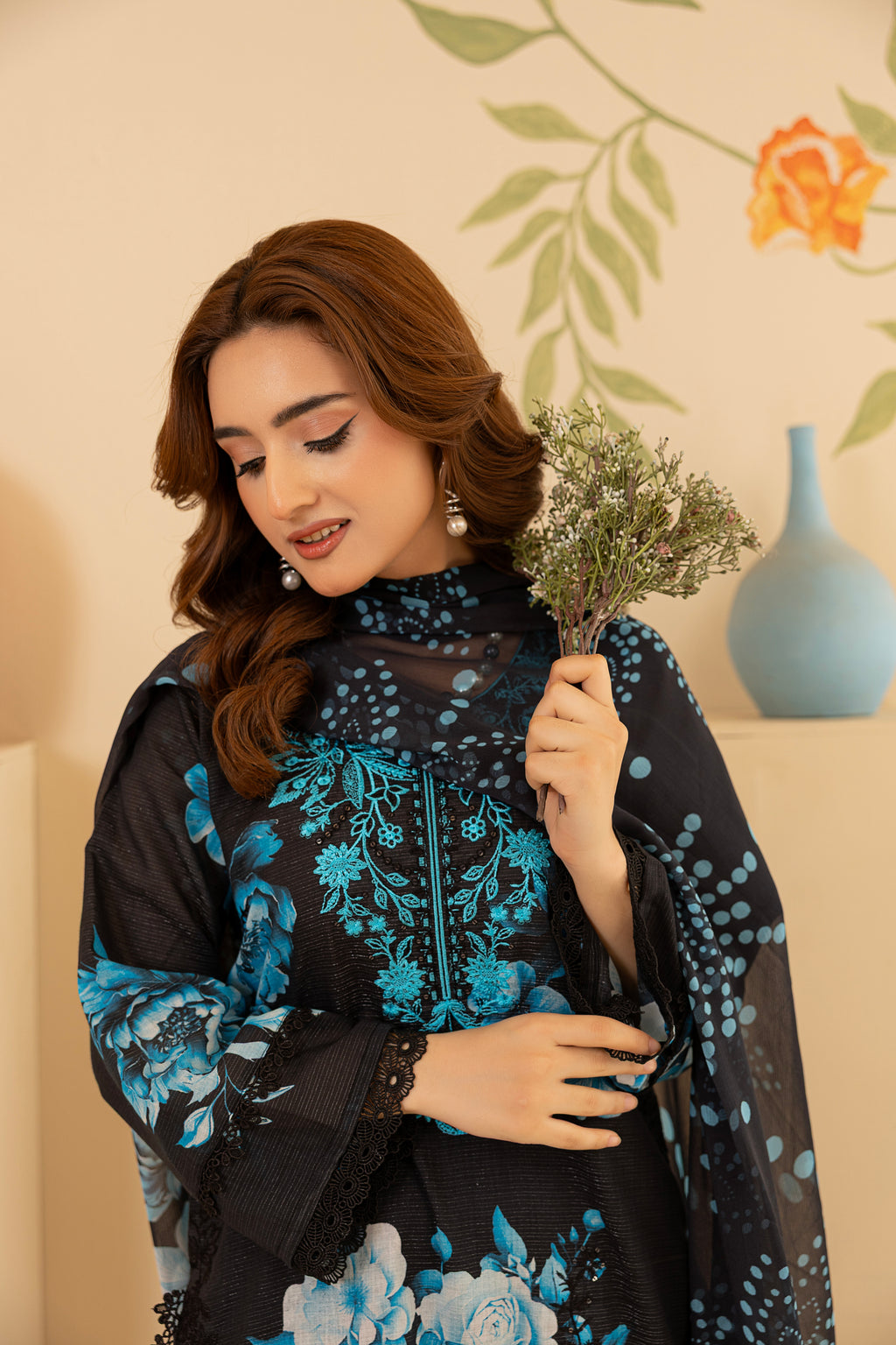 3 PIECE - UNSTITCHED EMBROIDERED LAWN SUIT