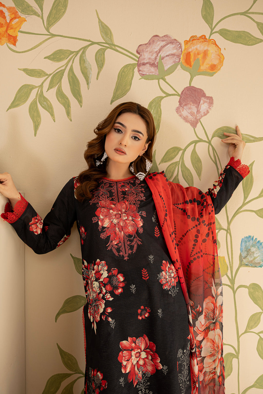 3 PIECE - UNSTITCHED EMBROIDERED LAWN SUIT