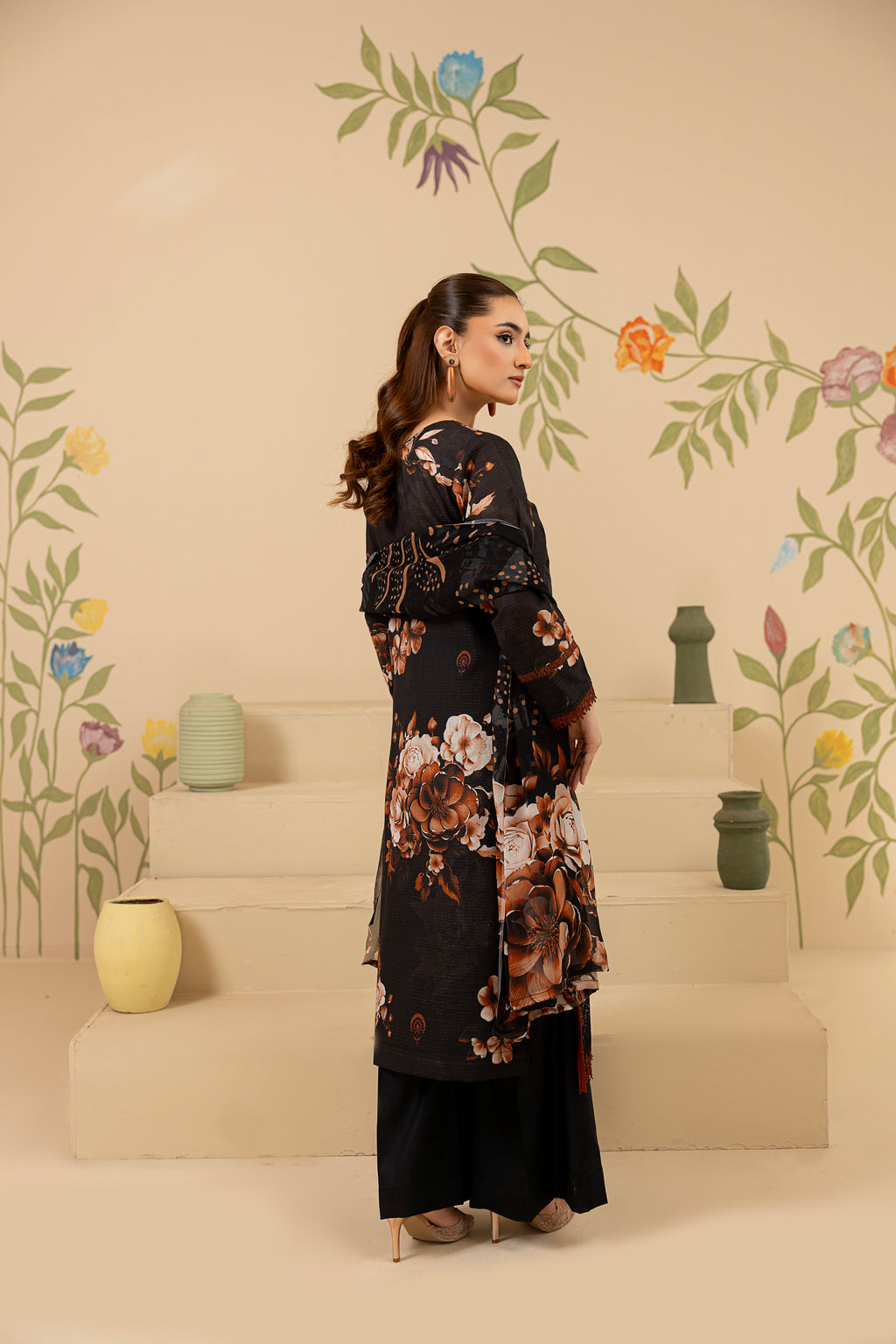 3 PIECE - UNSTITCHED EMBROIDERED LAWN SUIT
