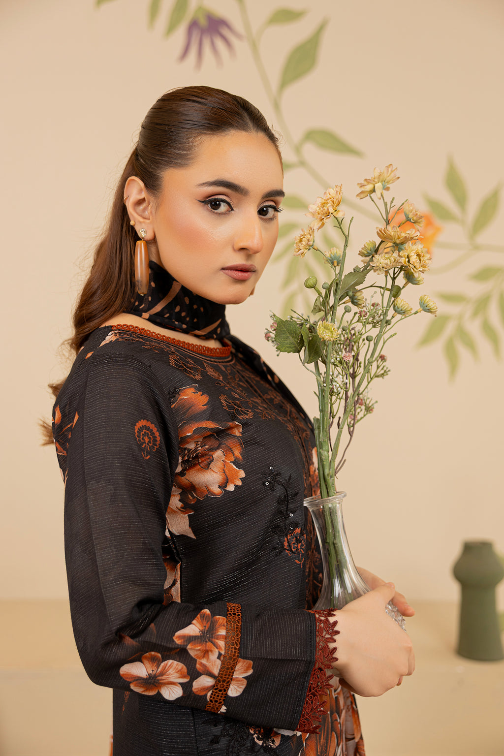 3 PIECE - UNSTITCHED EMBROIDERED LAWN SUIT