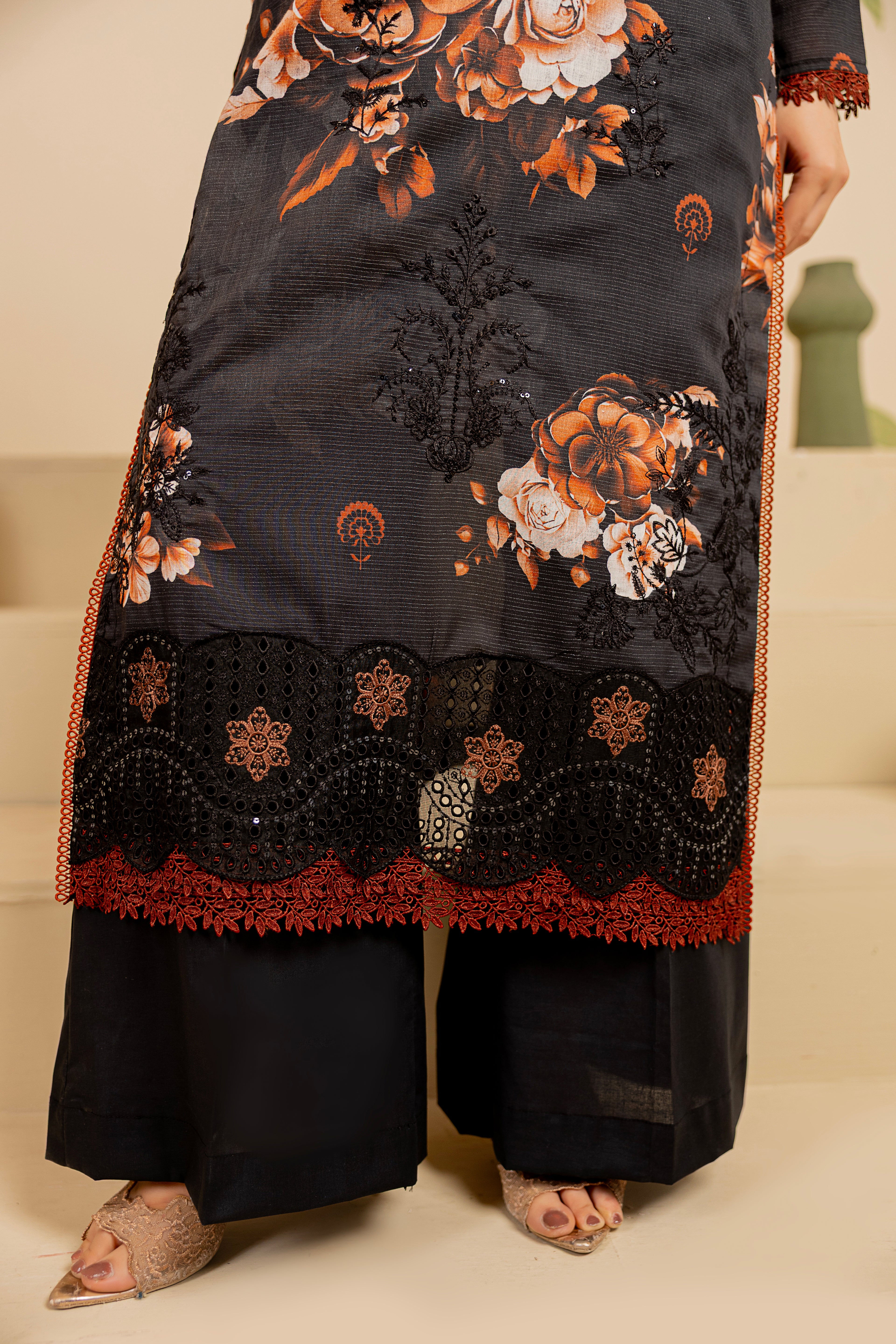 3 PIECE - UNSTITCHED EMBROIDERED LAWN SUIT