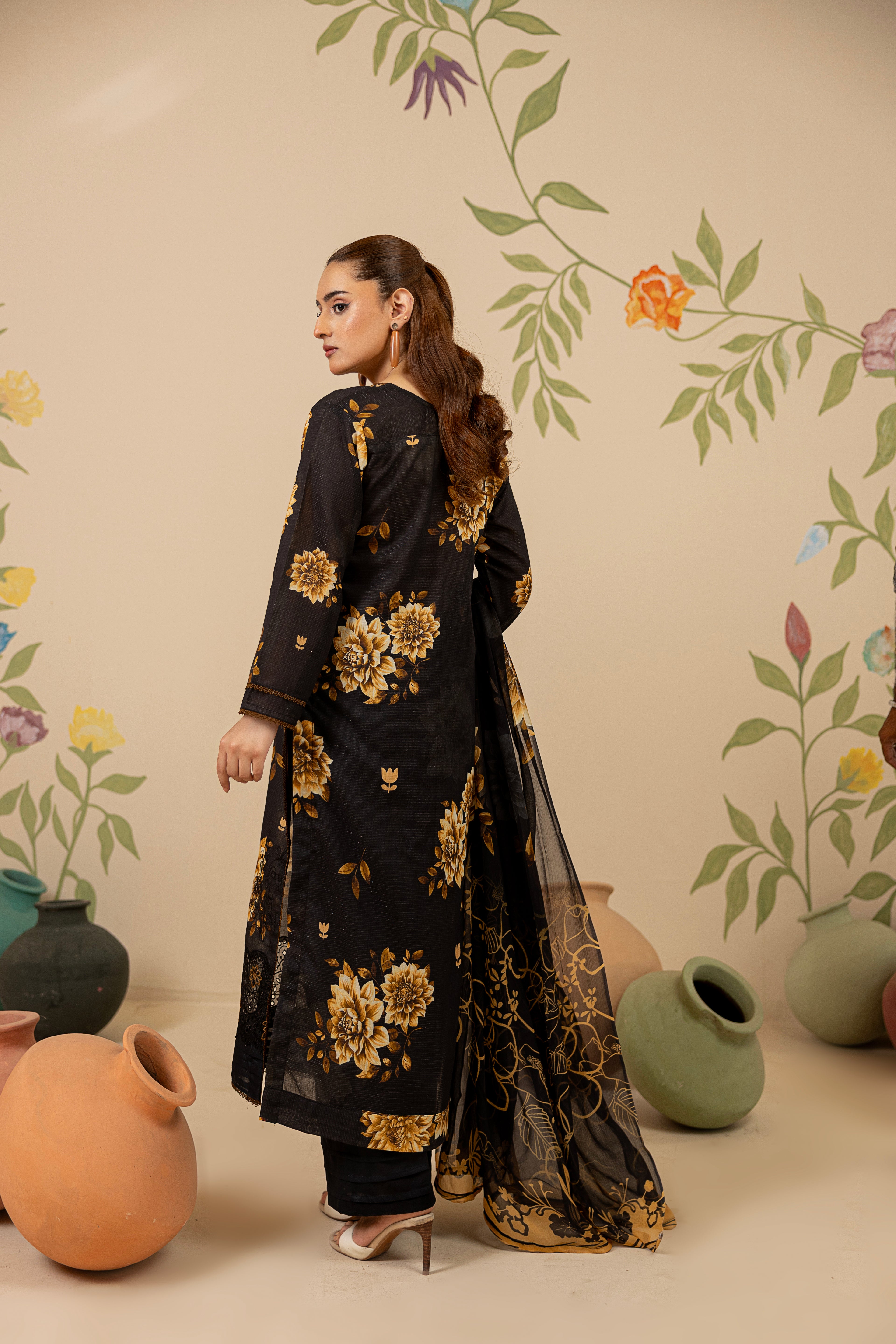 3 PIECE - UNSTITCHED EMBROIDERED LAWN SUIT