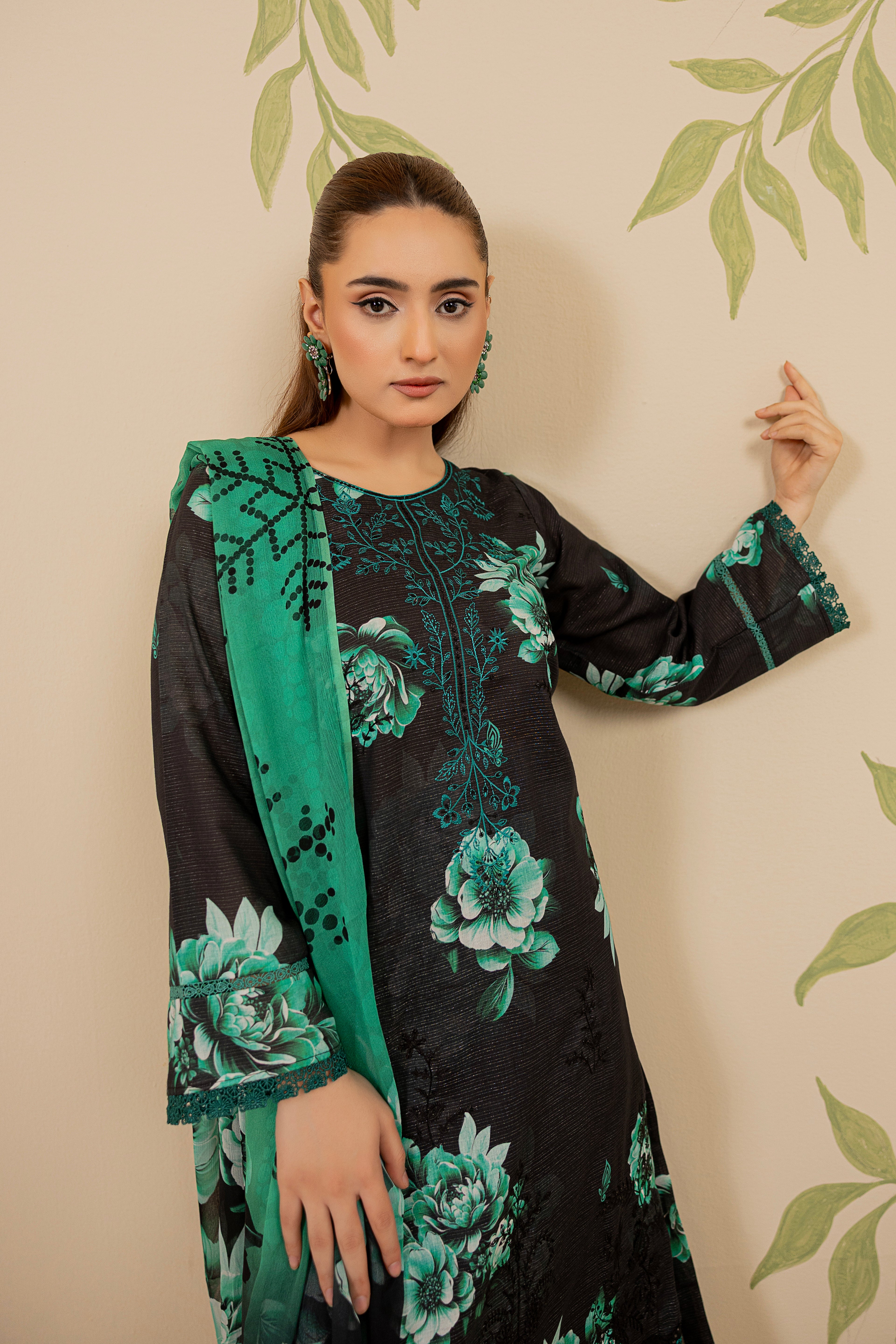 3 PIECE - UNSTITCHED EMBROIDERED LAWN SUIT