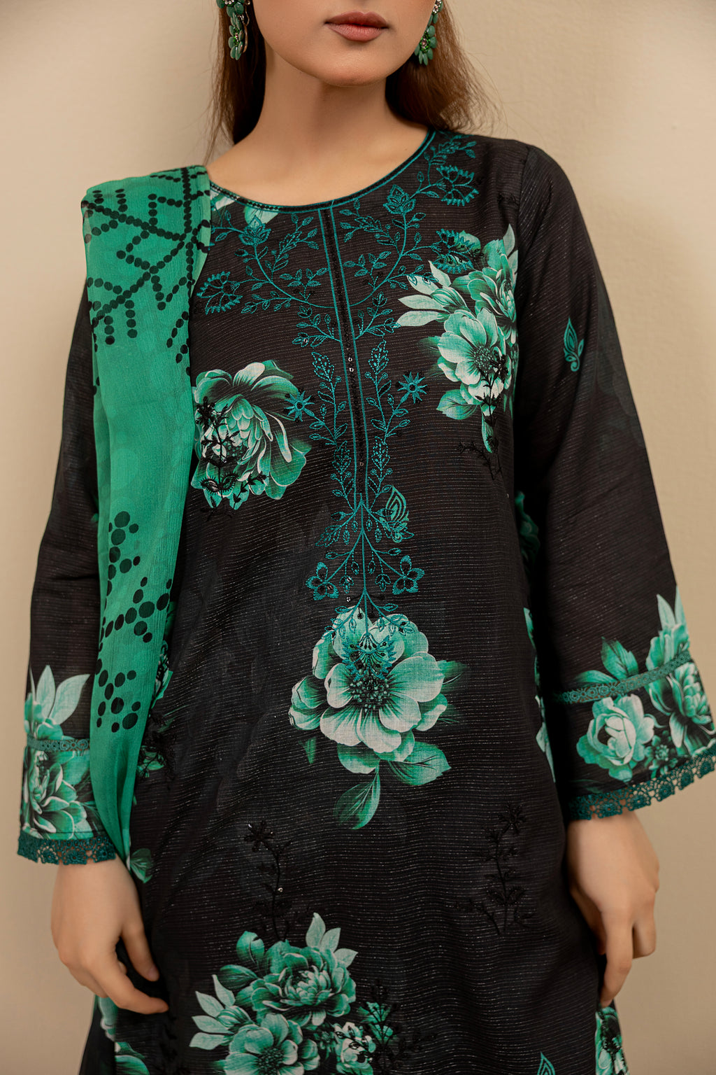 3 PIECE - UNSTITCHED EMBROIDERED LAWN SUIT