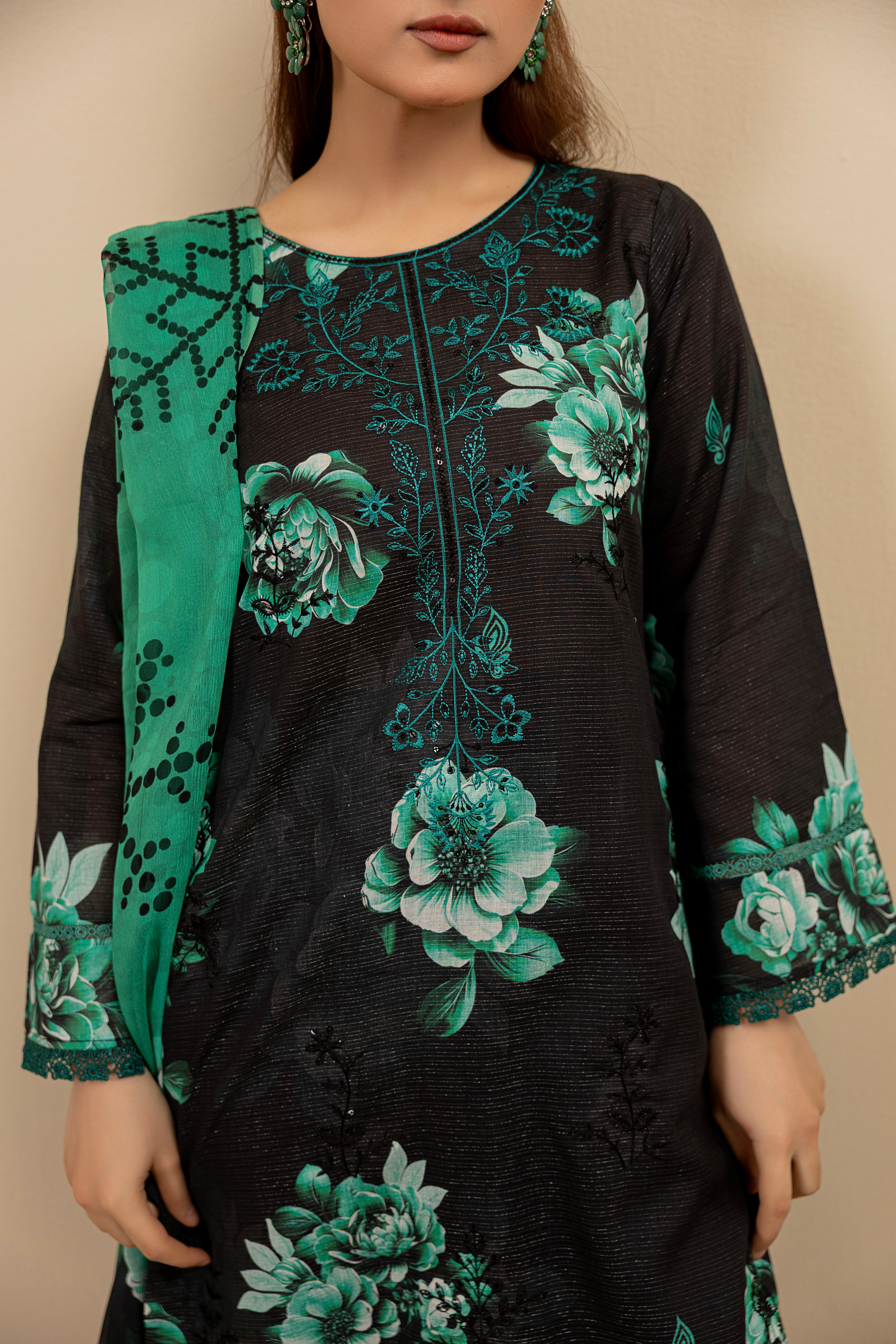 3 PIECE - UNSTITCHED EMBROIDERED LAWN SUIT