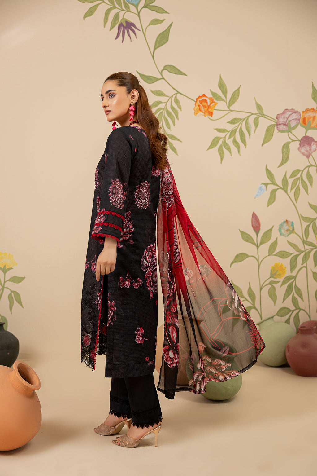 3 PIECE - UNSTITCHED EMBROIDERED LAWN SUIT