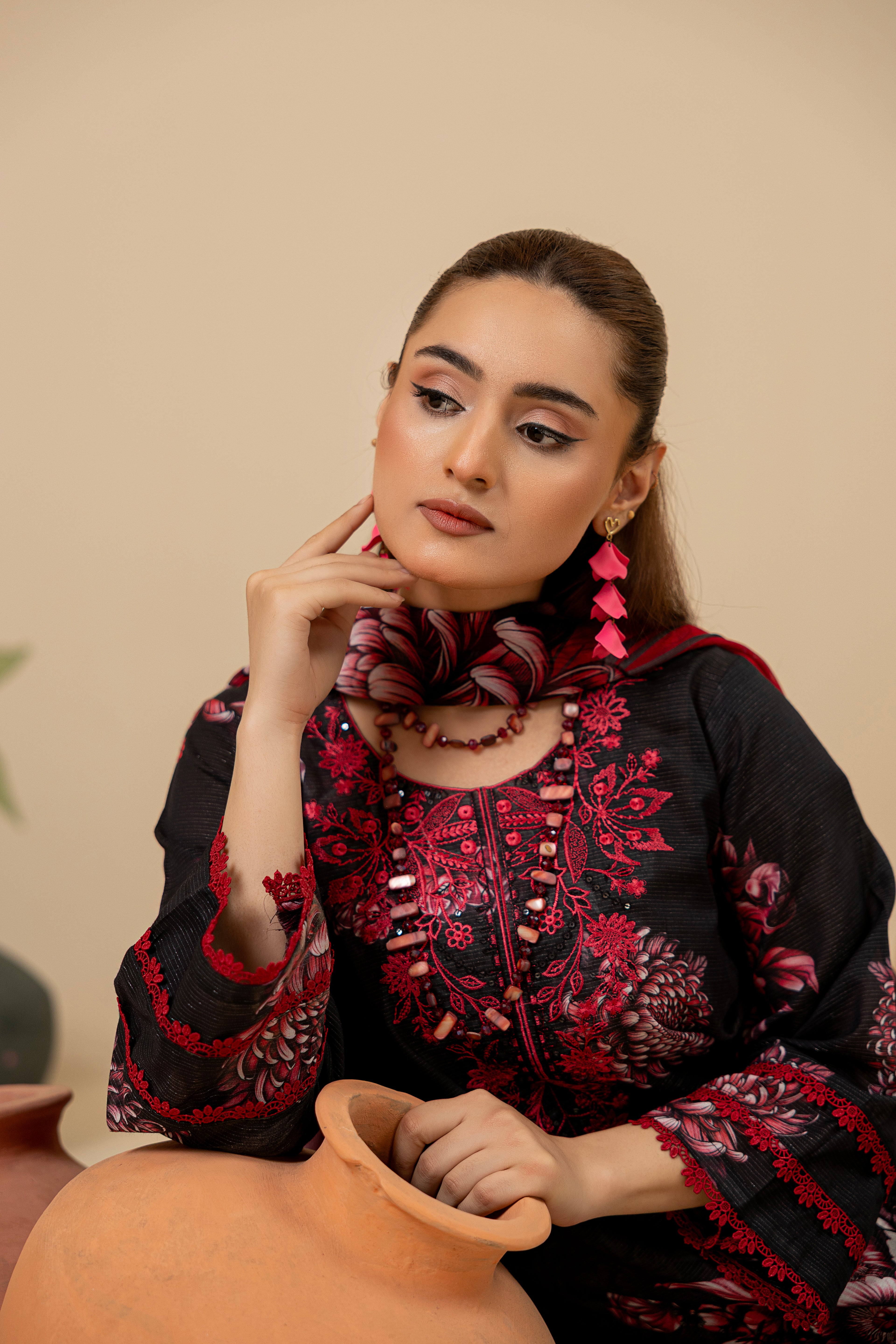 3 PIECE - UNSTITCHED EMBROIDERED LAWN SUIT