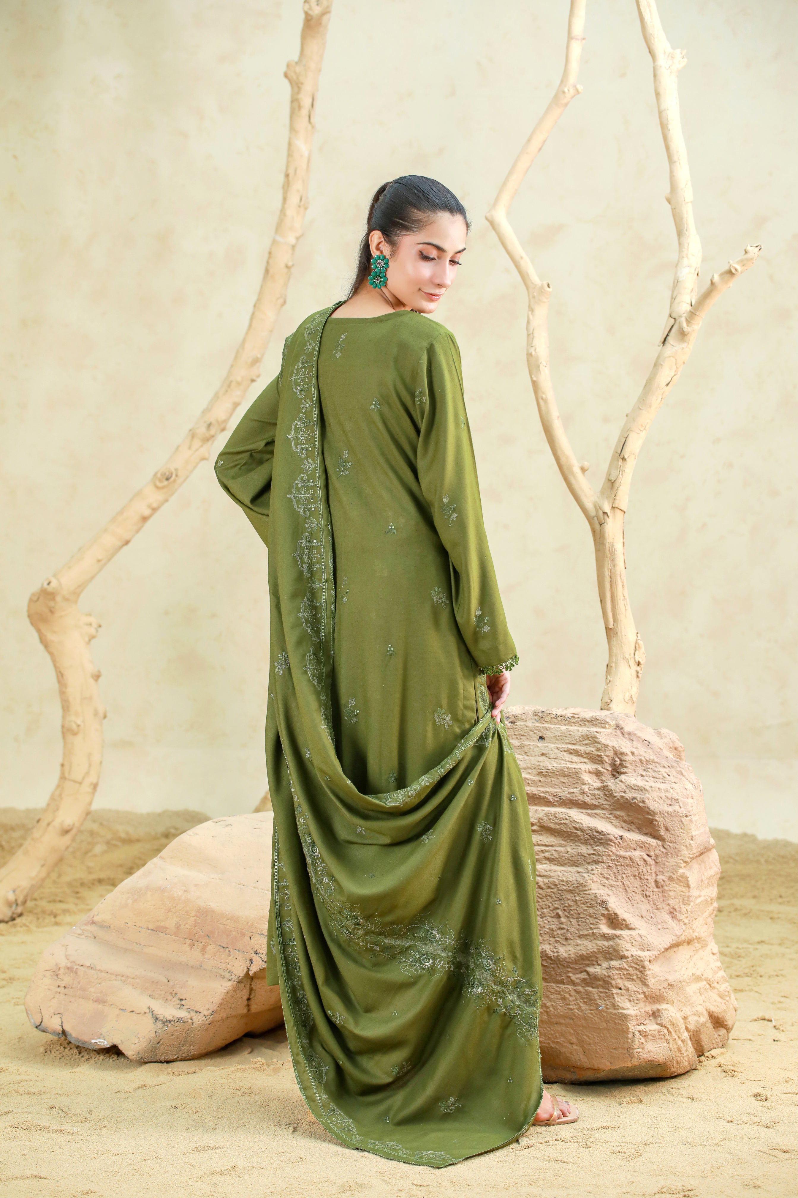 Luxury Karandi Embroidered 3 Piece Suit with Karandi Shawl