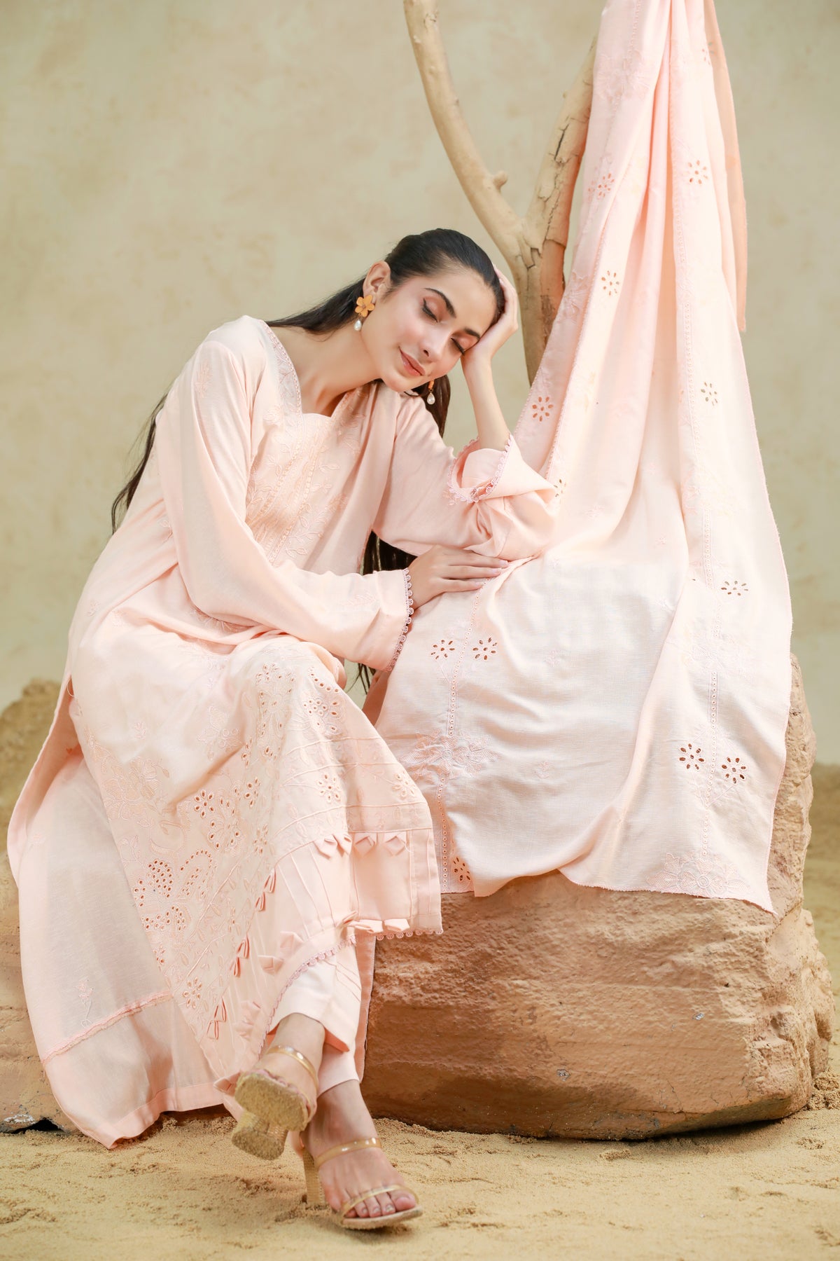 Luxury Karandi Embroidered 3 Piece Suit with Karandi Shawl