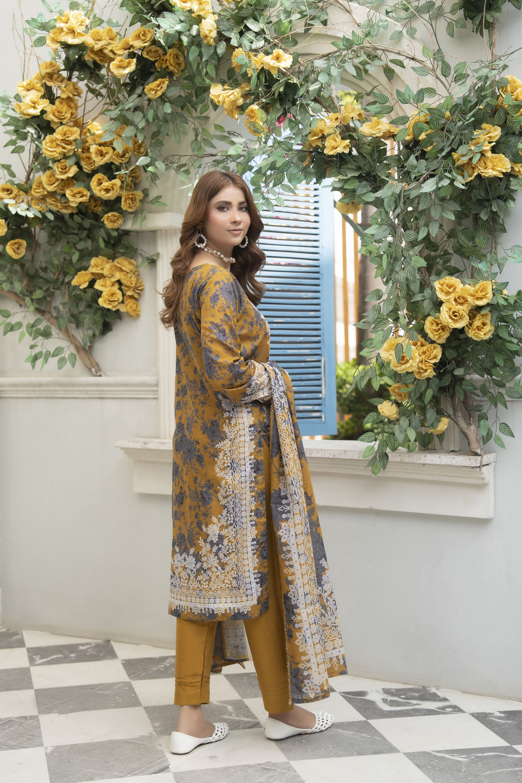 Bin Naeem Platinum Vol-69 Article 02 | 3 Piece Unstitched Lawn Suit