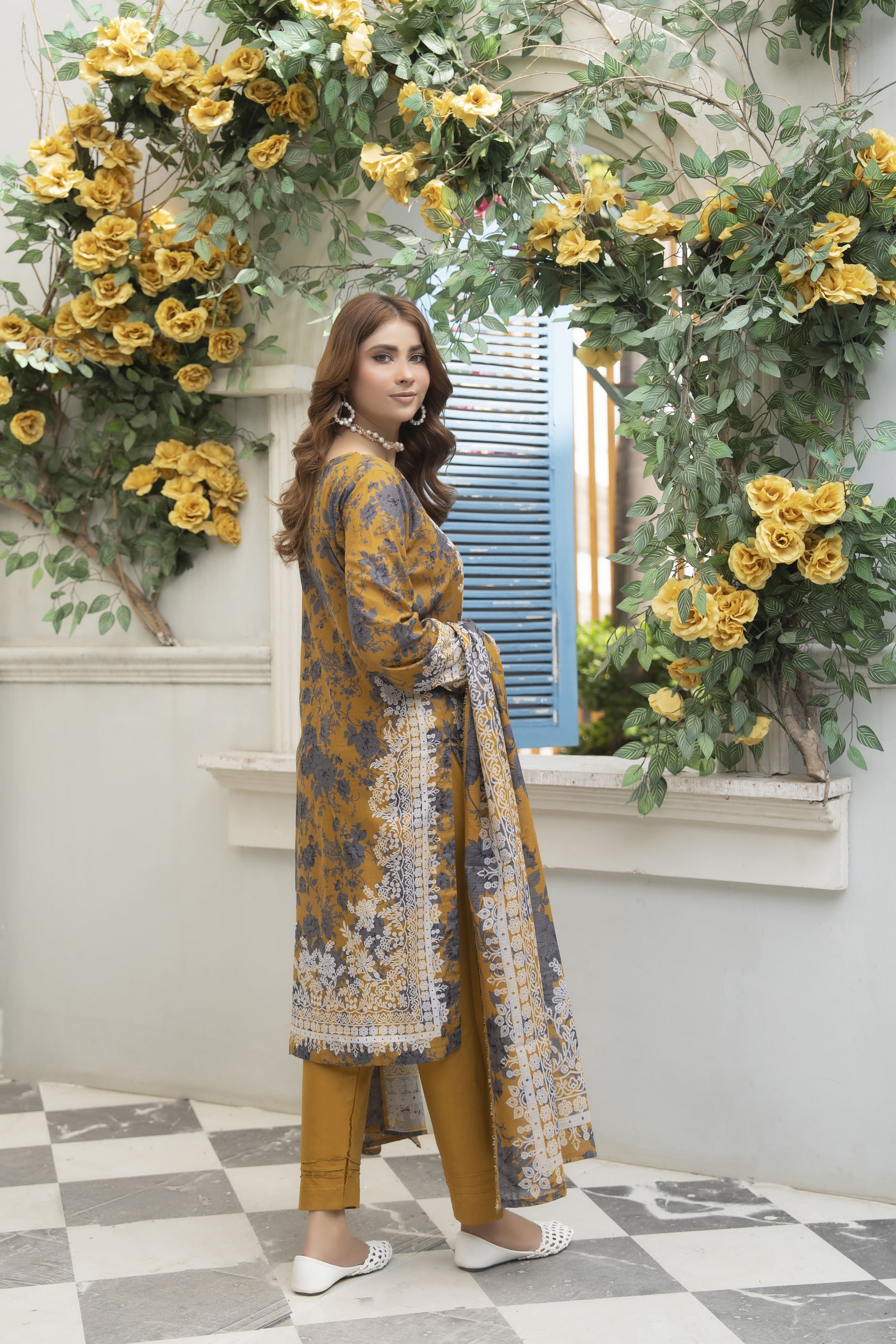 Bin Naeem Platinum Vol-69 Article 02 | 3 Piece Unstitched Lawn Suit