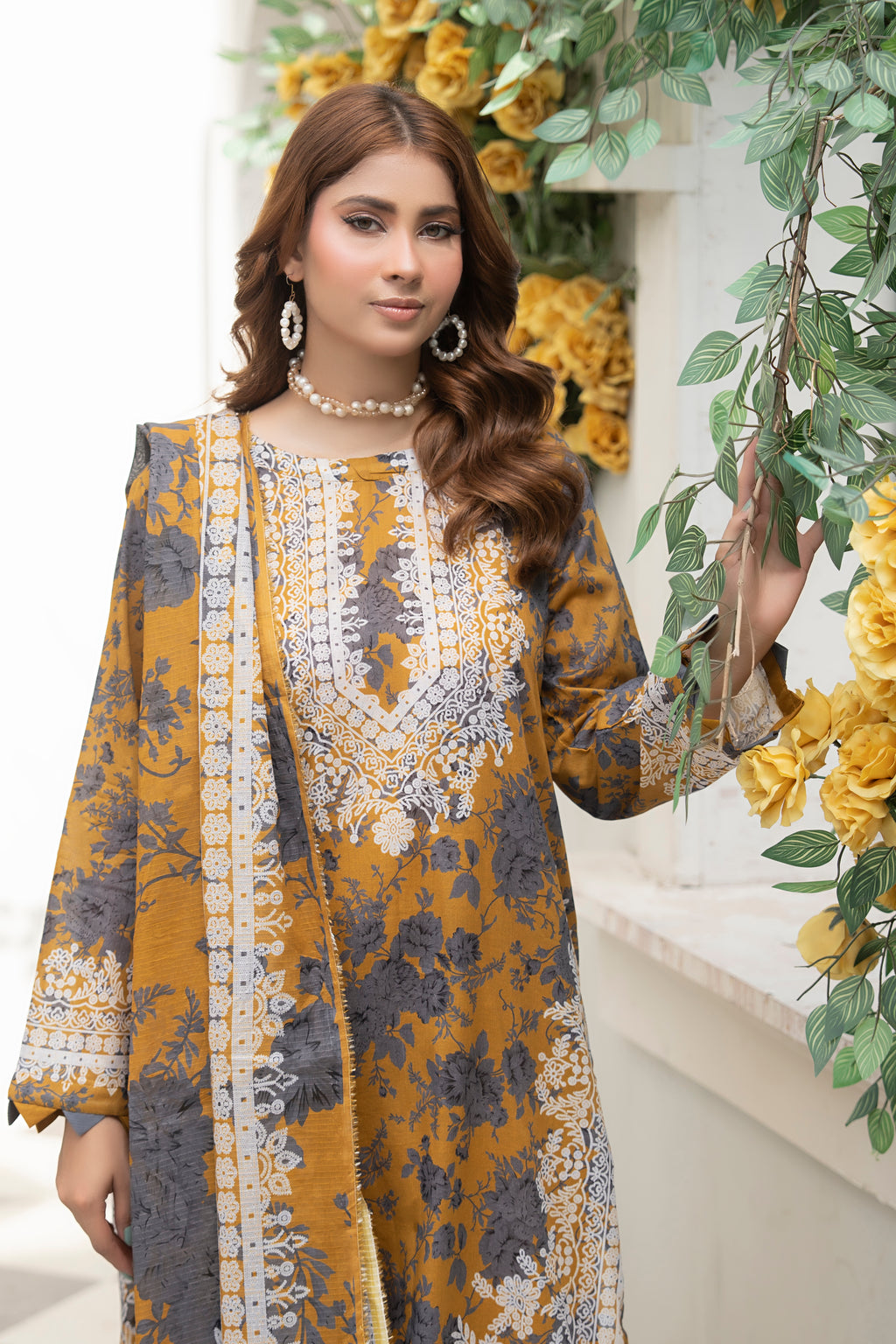 Bin Naeem Platinum Vol-69 Article 02 | 3 Piece Unstitched Lawn Suit