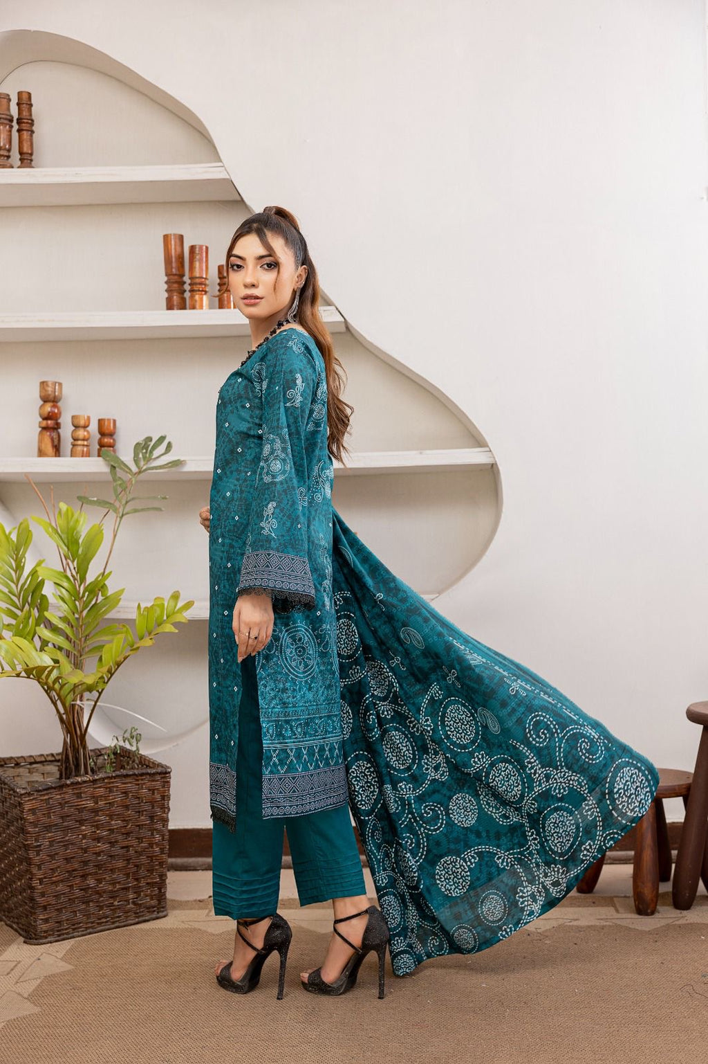 3 PIECE - EMBROIDERED LAWN SUIT