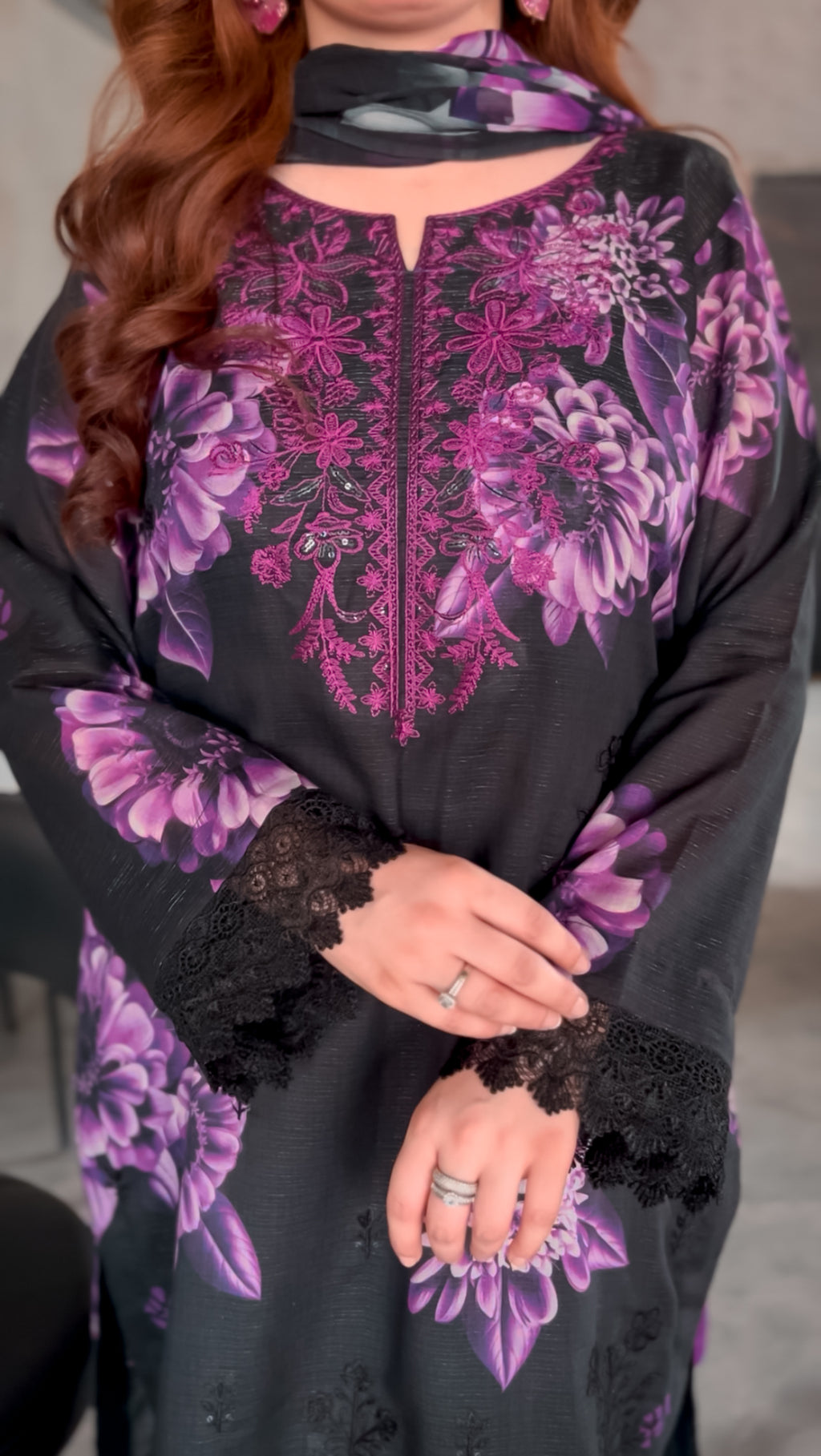 3 PIECE - UNSTITCHED EMBROIDERED LAWN SUIT