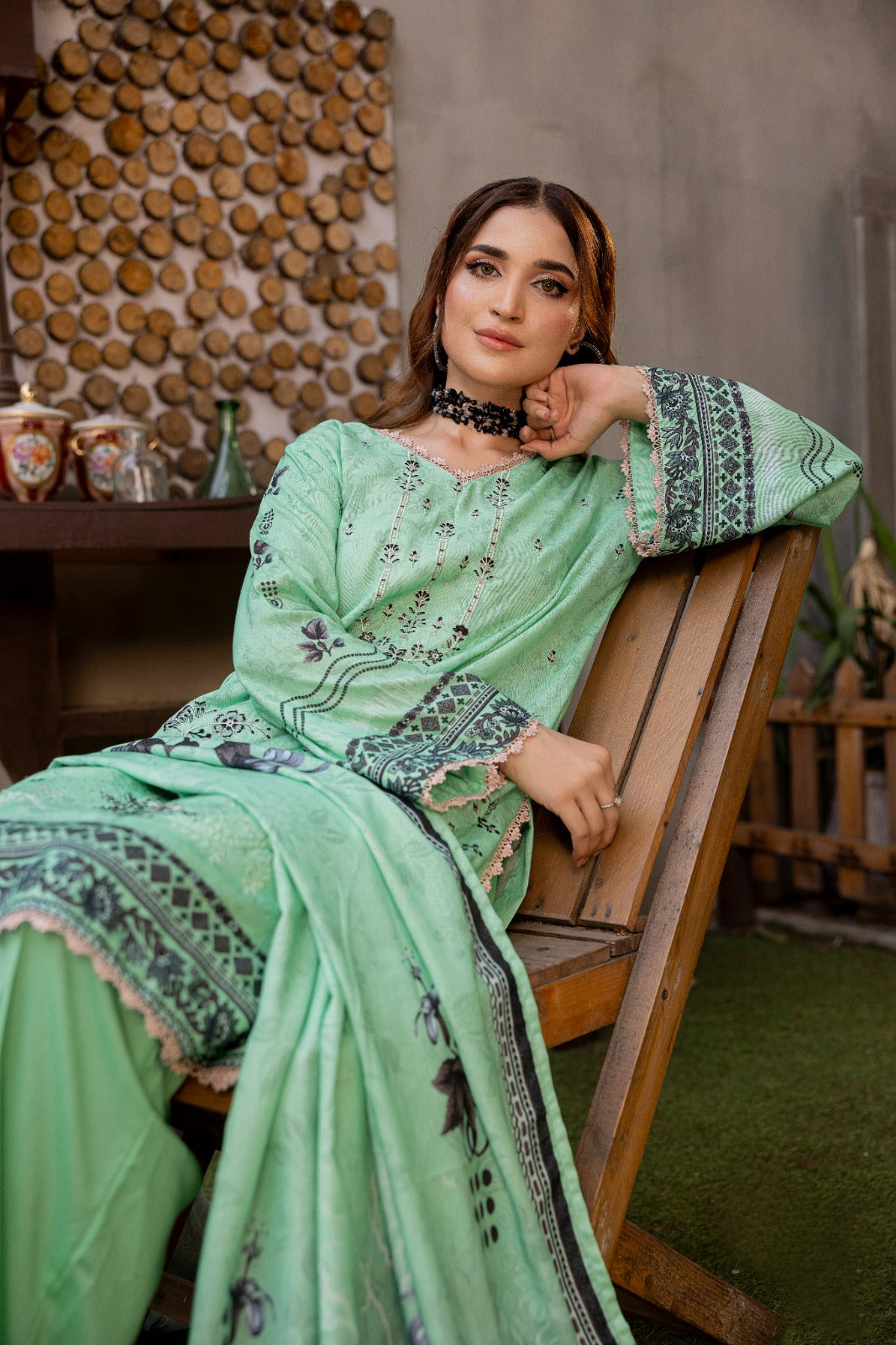 Azura Karandi 3 Piece Unstitched Suit