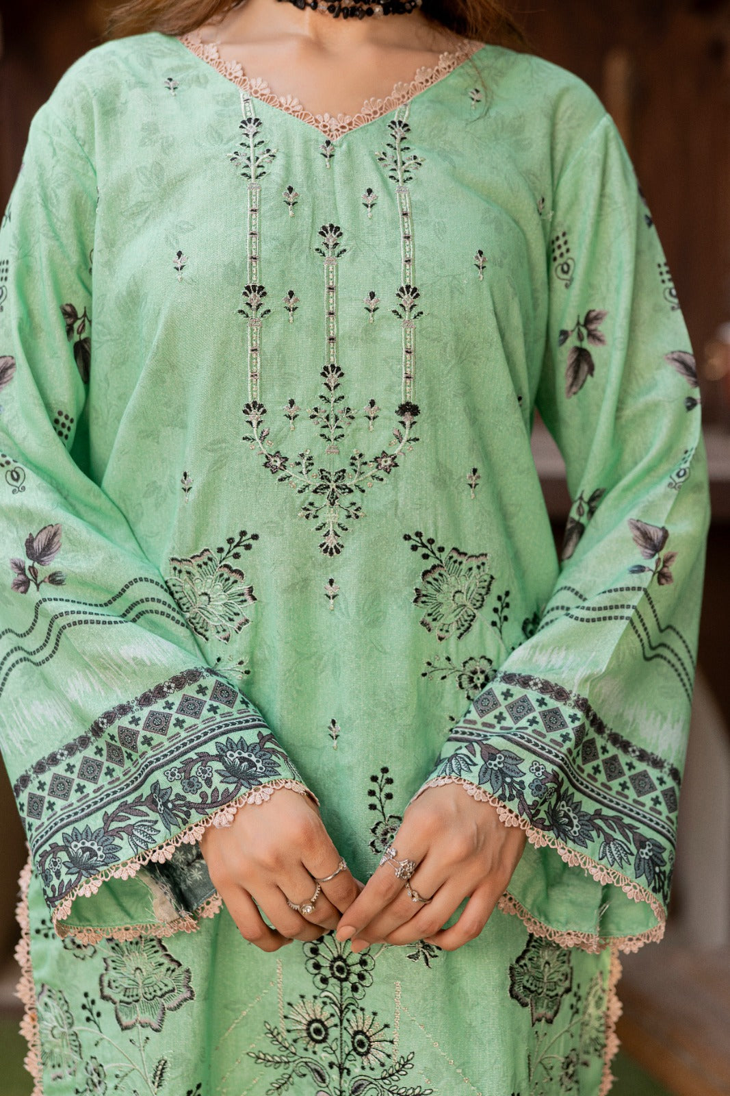 Azura Karandi 3 Piece Unstitched Suit