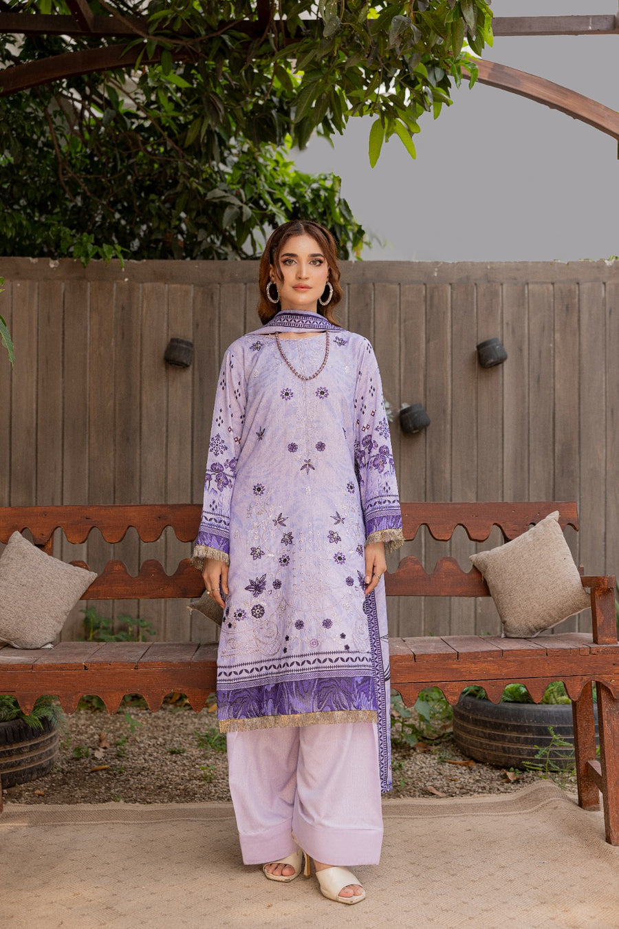 Azura Karandi 3 Piece Unstitched Suit