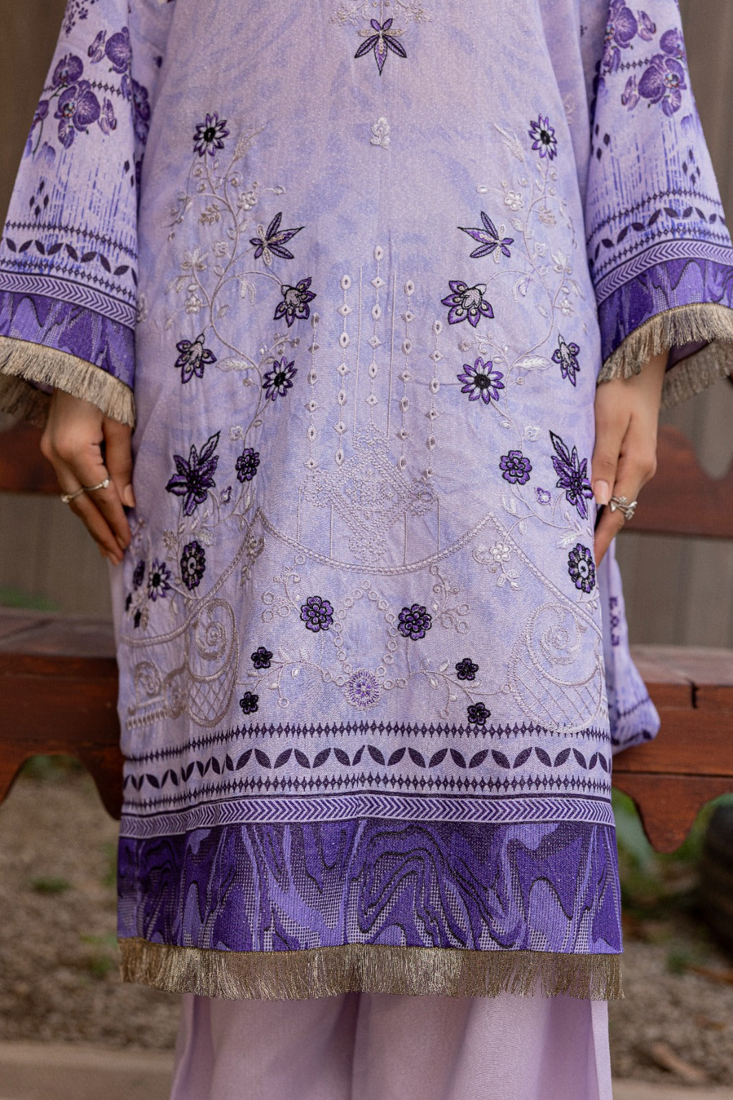 Azura Karandi 3 Piece Unstitched Suit