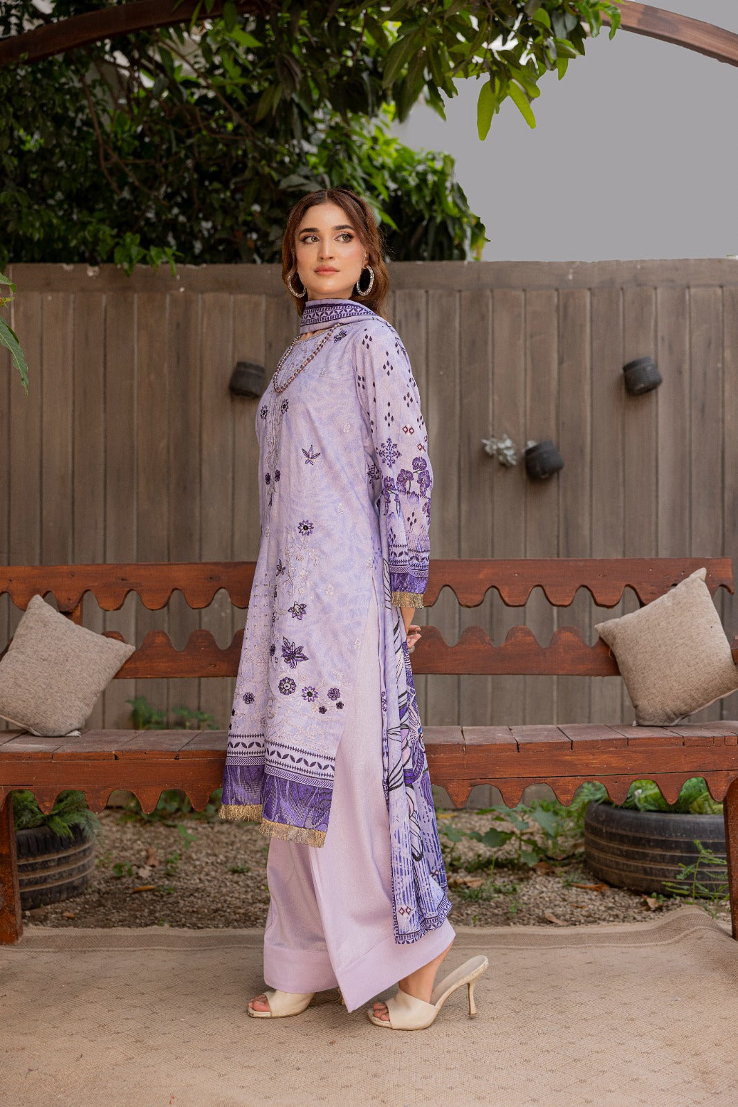Azura Karandi 3 Piece Unstitched Suit