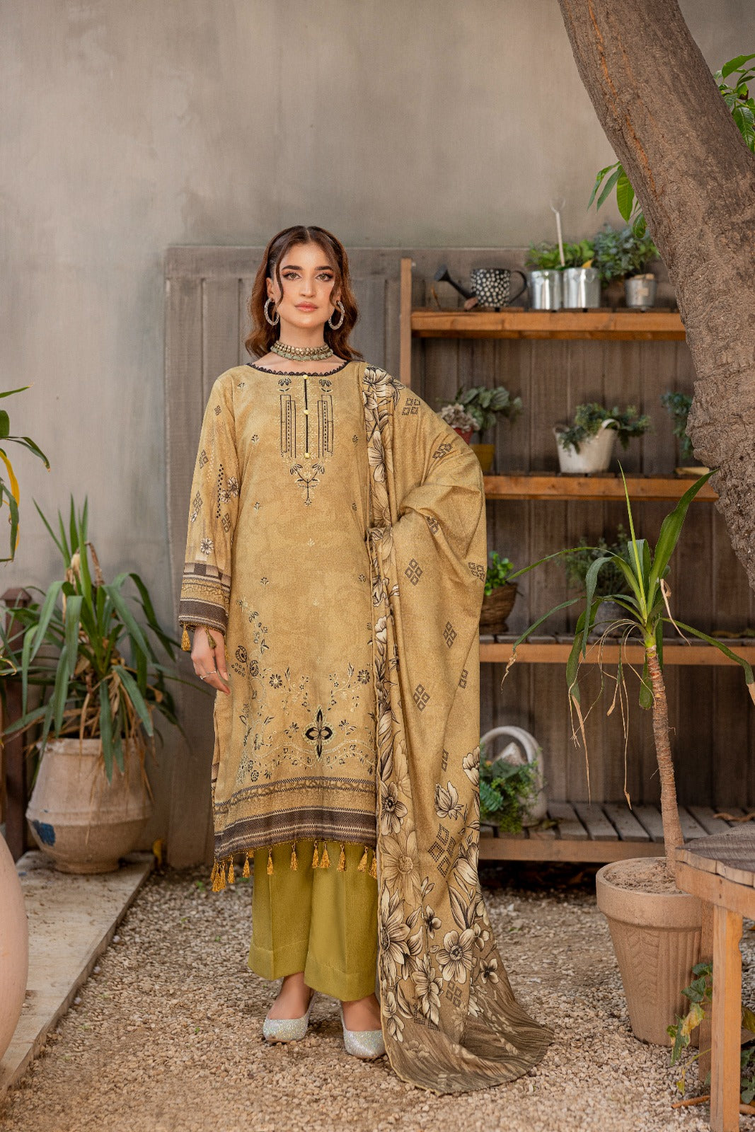 Azura Karandi 3 Piece Unstitched Suit