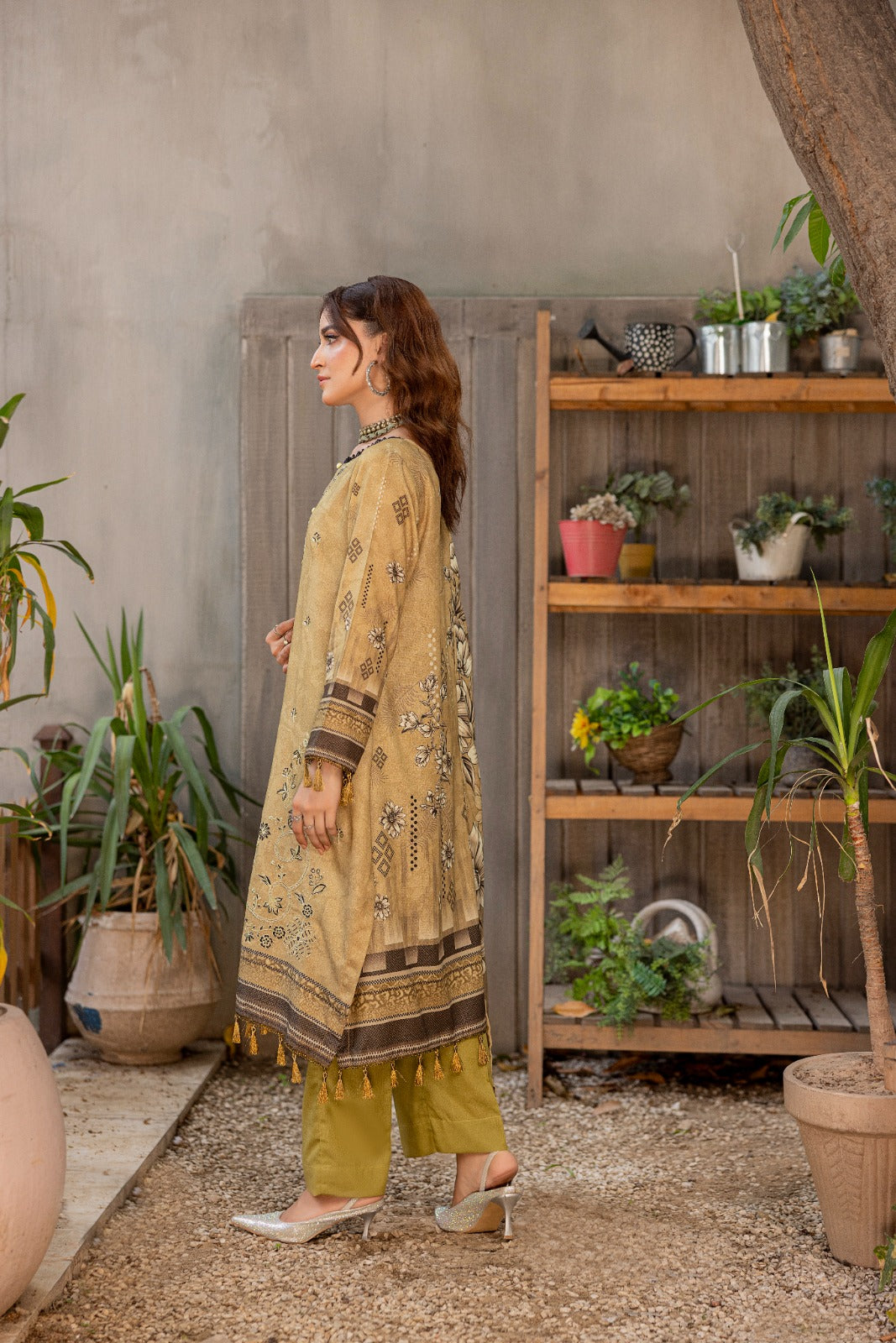 Azura Karandi 3 Piece Unstitched Suit