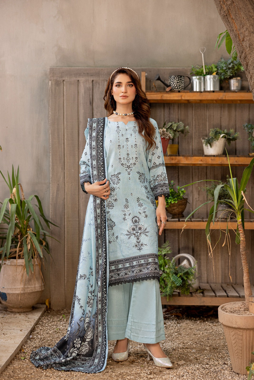 Azura Karandi 3 Piece Unstitched Suit