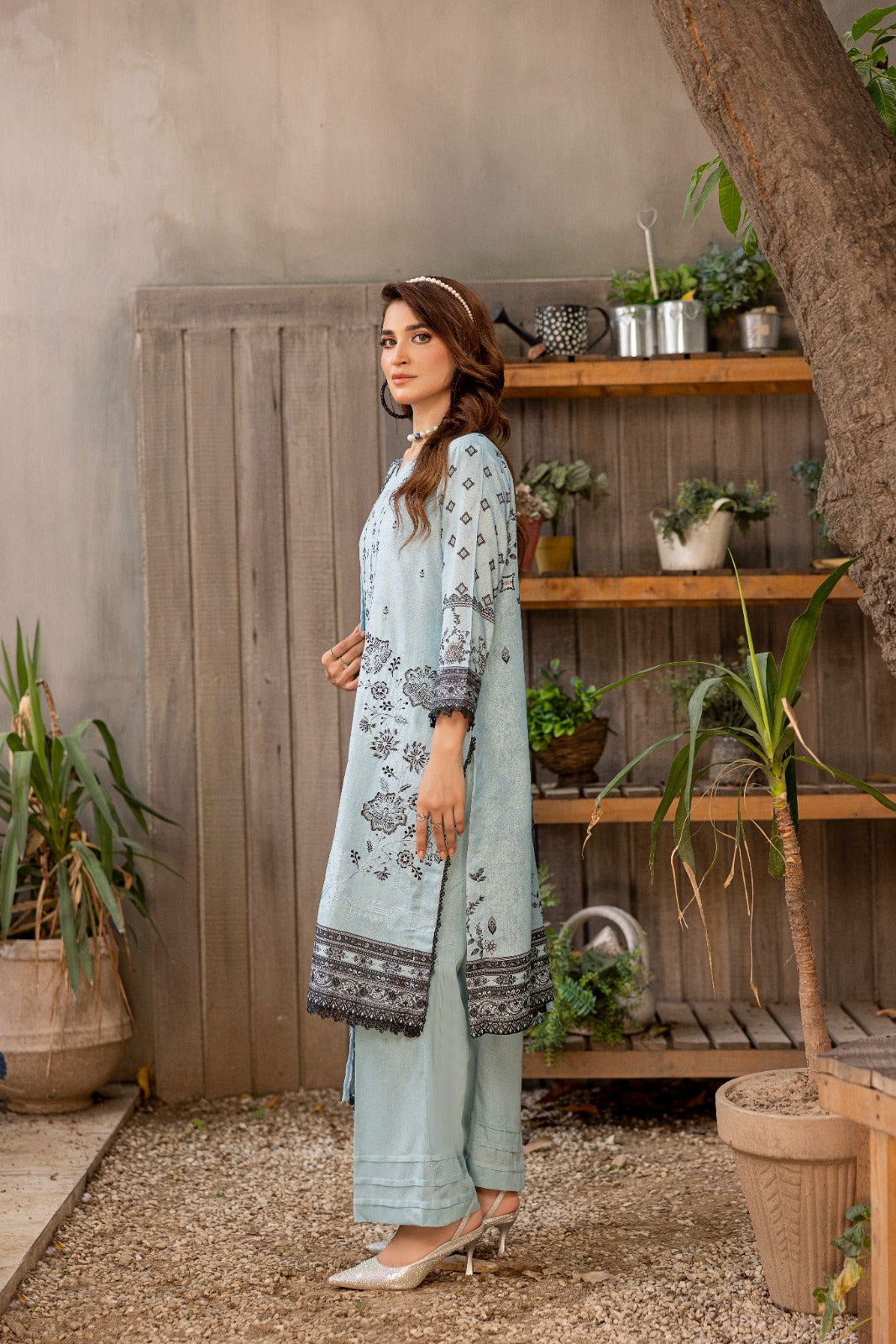 Azura Karandi 3 Piece Unstitched Suit